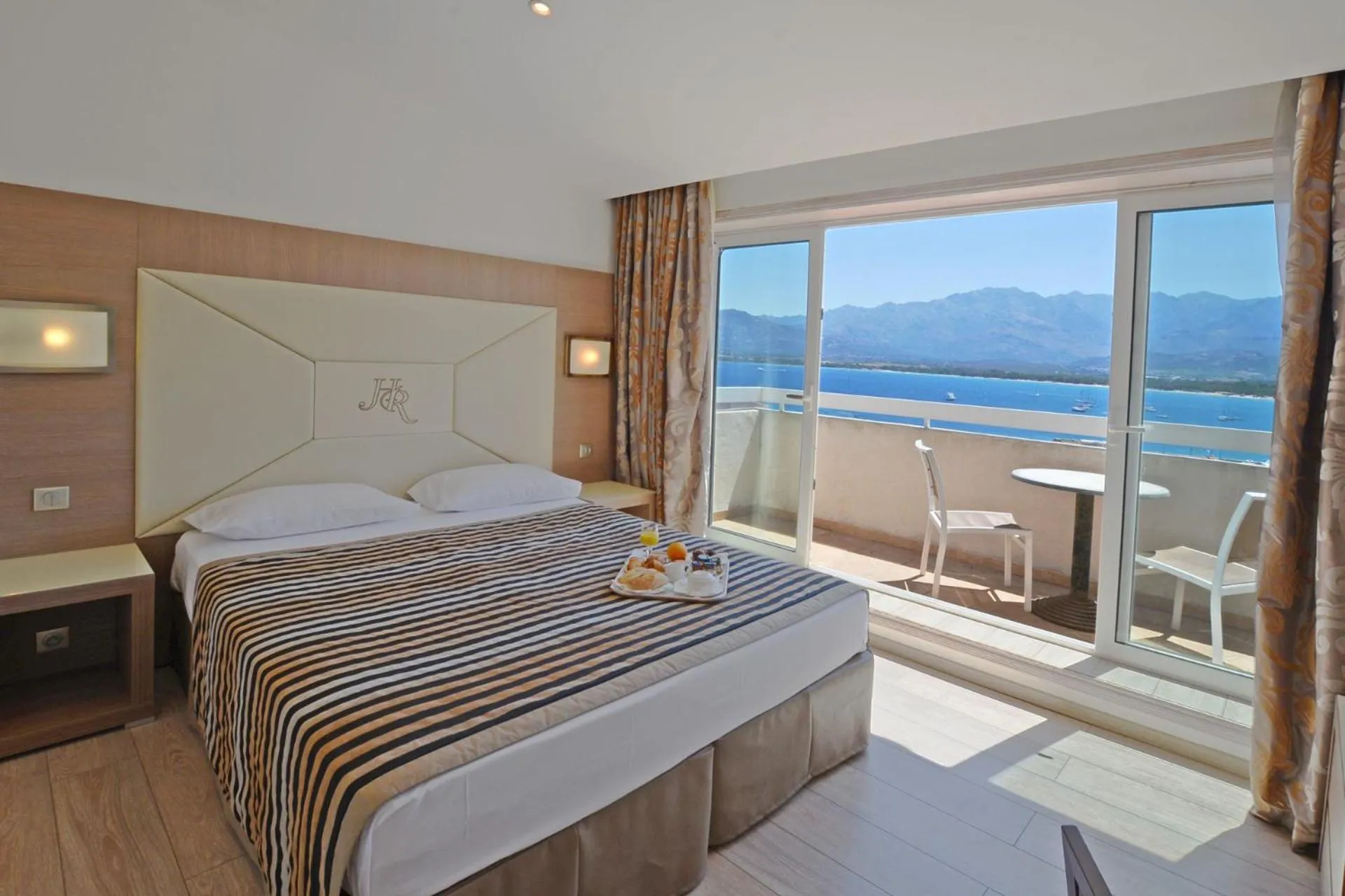 Bedroom, Bed in Hôtel Le Rocher