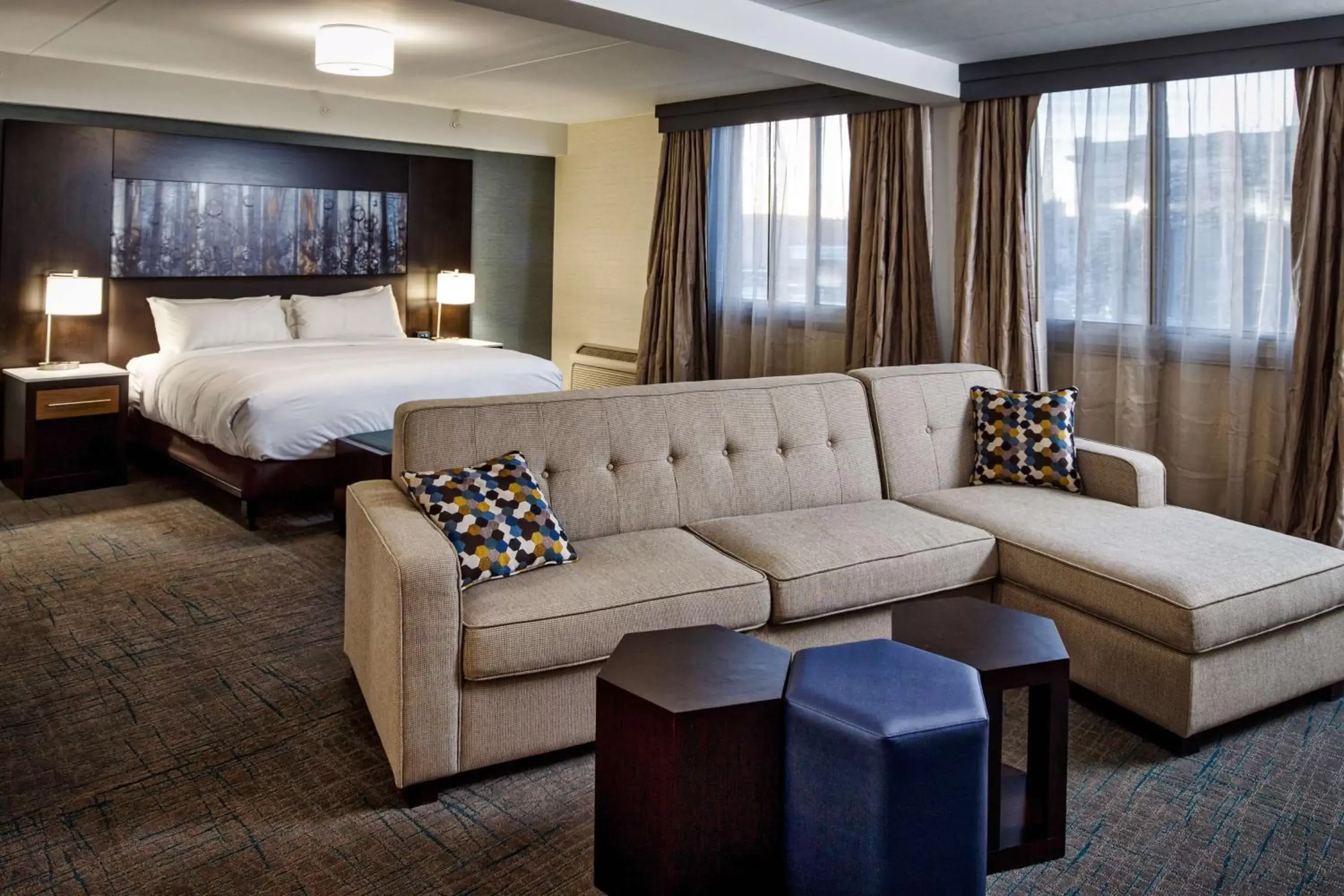 Bed in DoubleTree by Hilton Neenah