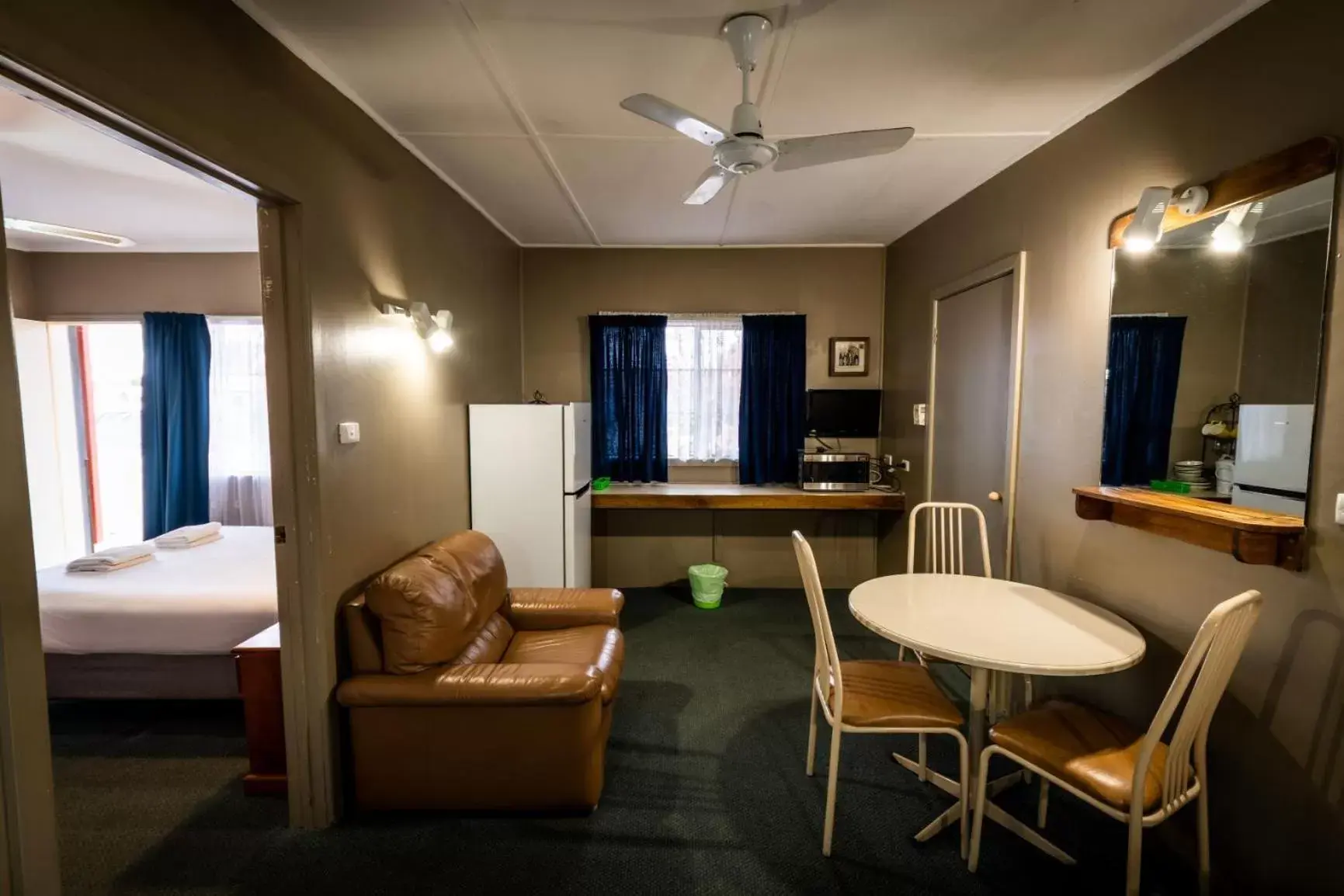 Bathroom, Seating Area in Ardeanal Motel