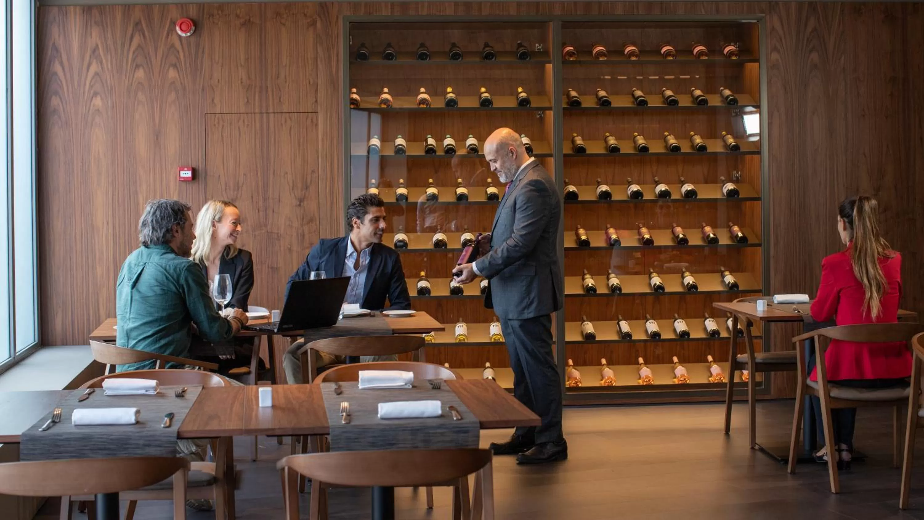 Restaurant/places to eat in BAH Barcelona Airport Hotel