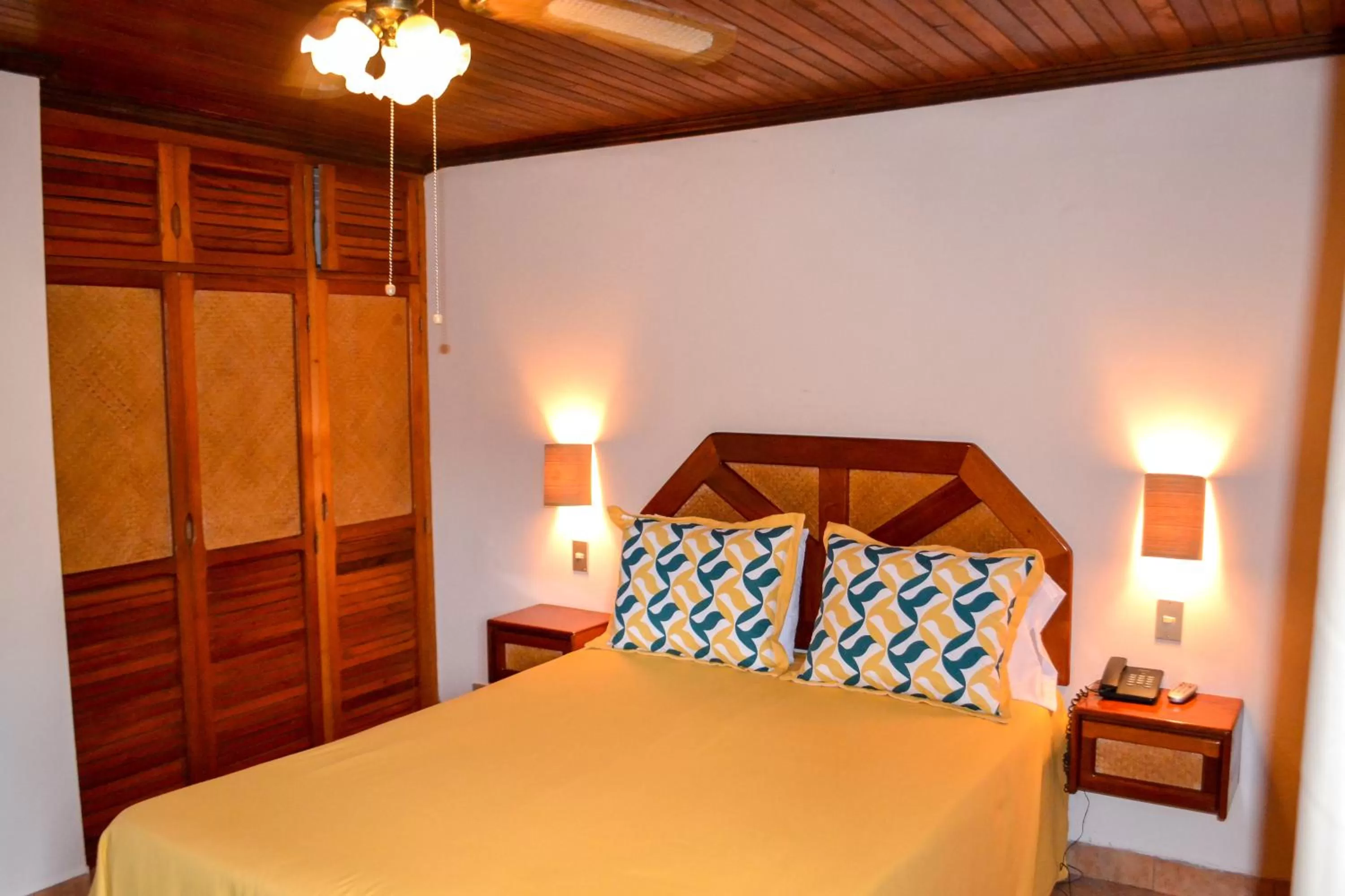 Bed in El Tucano Resort & Thermal Spa