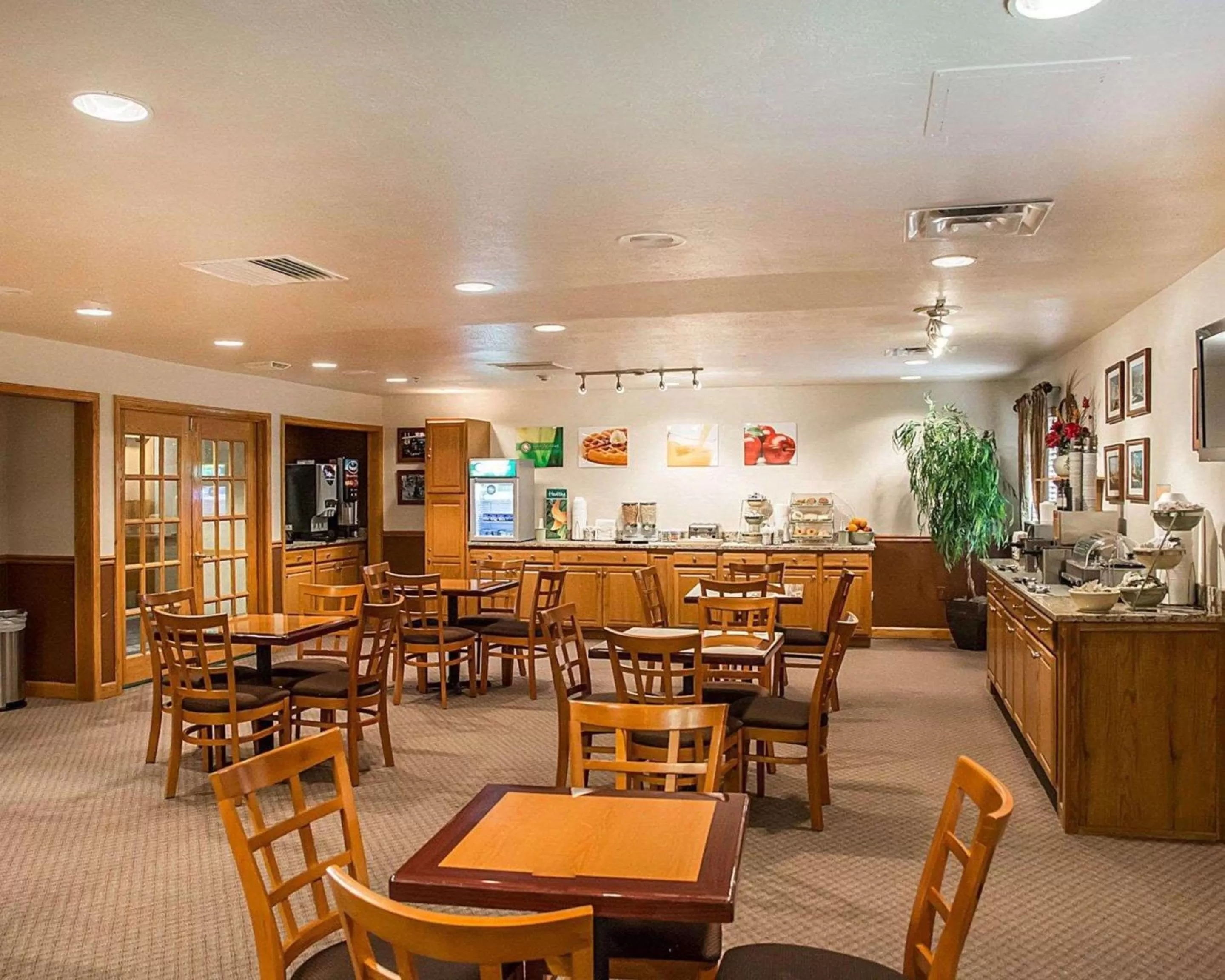 Restaurant/places to eat in Quality Inn & Suites Cincinnati I-275