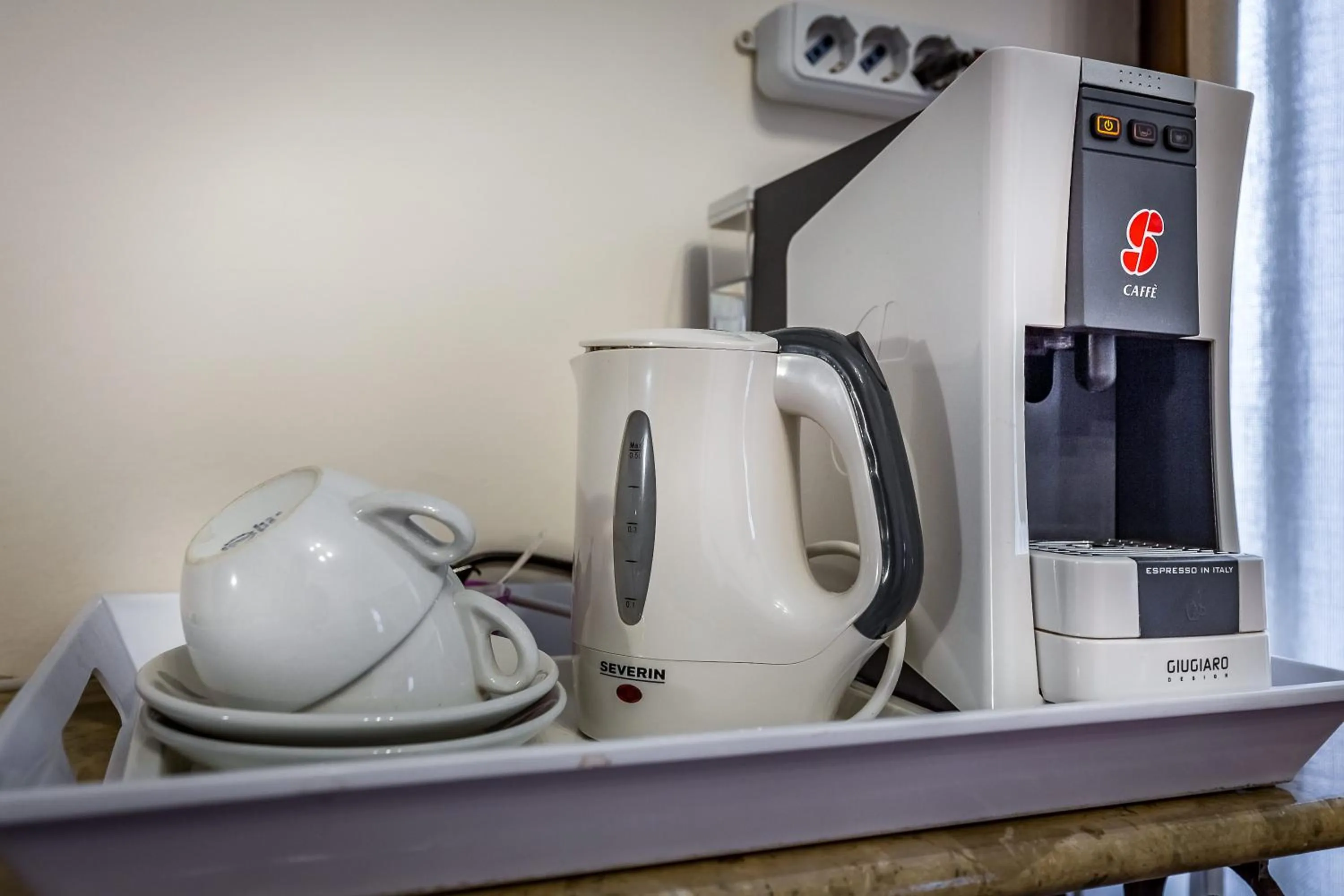 Coffee/tea facilities in Hotel Collodi Firenze