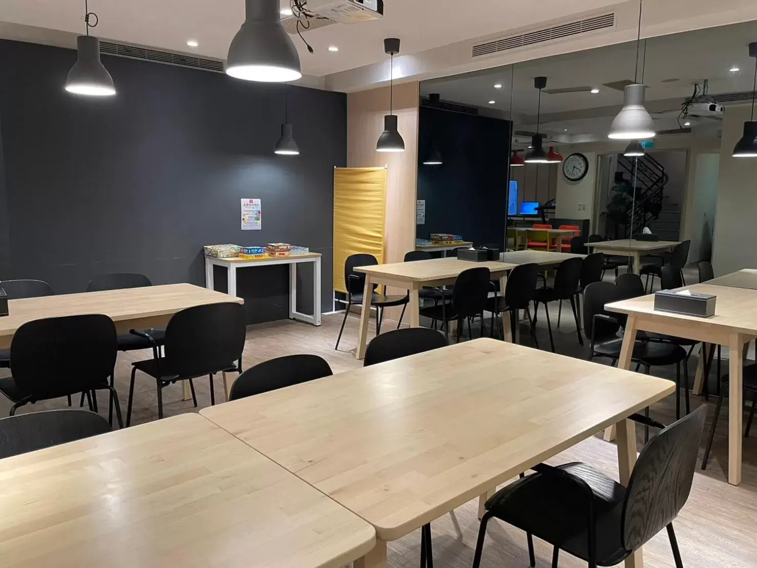 Coffee/tea facilities, Restaurant/Places to Eat in Yomi Hotel - ShuangLian MRT