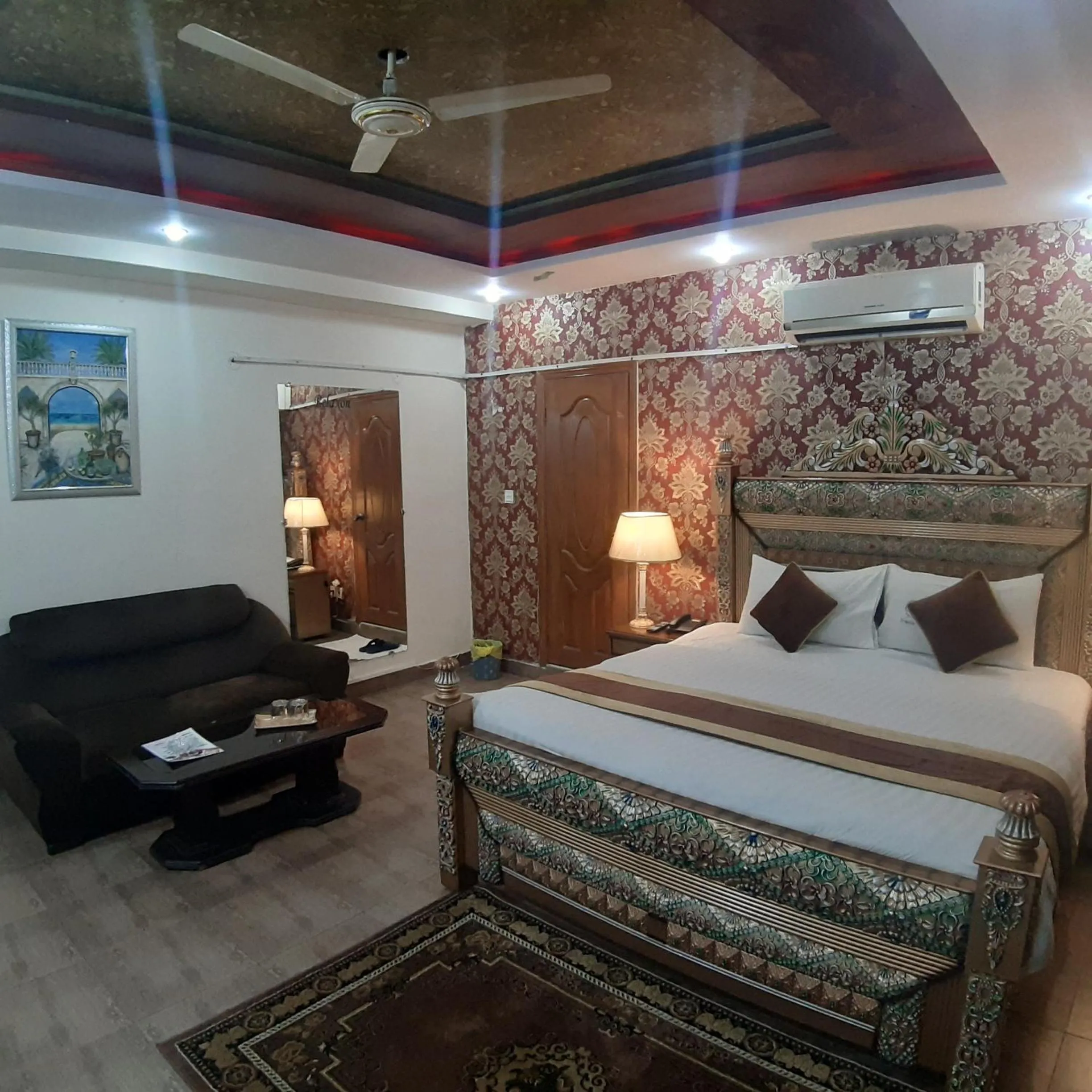 Photo of the whole room in Premier Inn Davis Road Lahore
