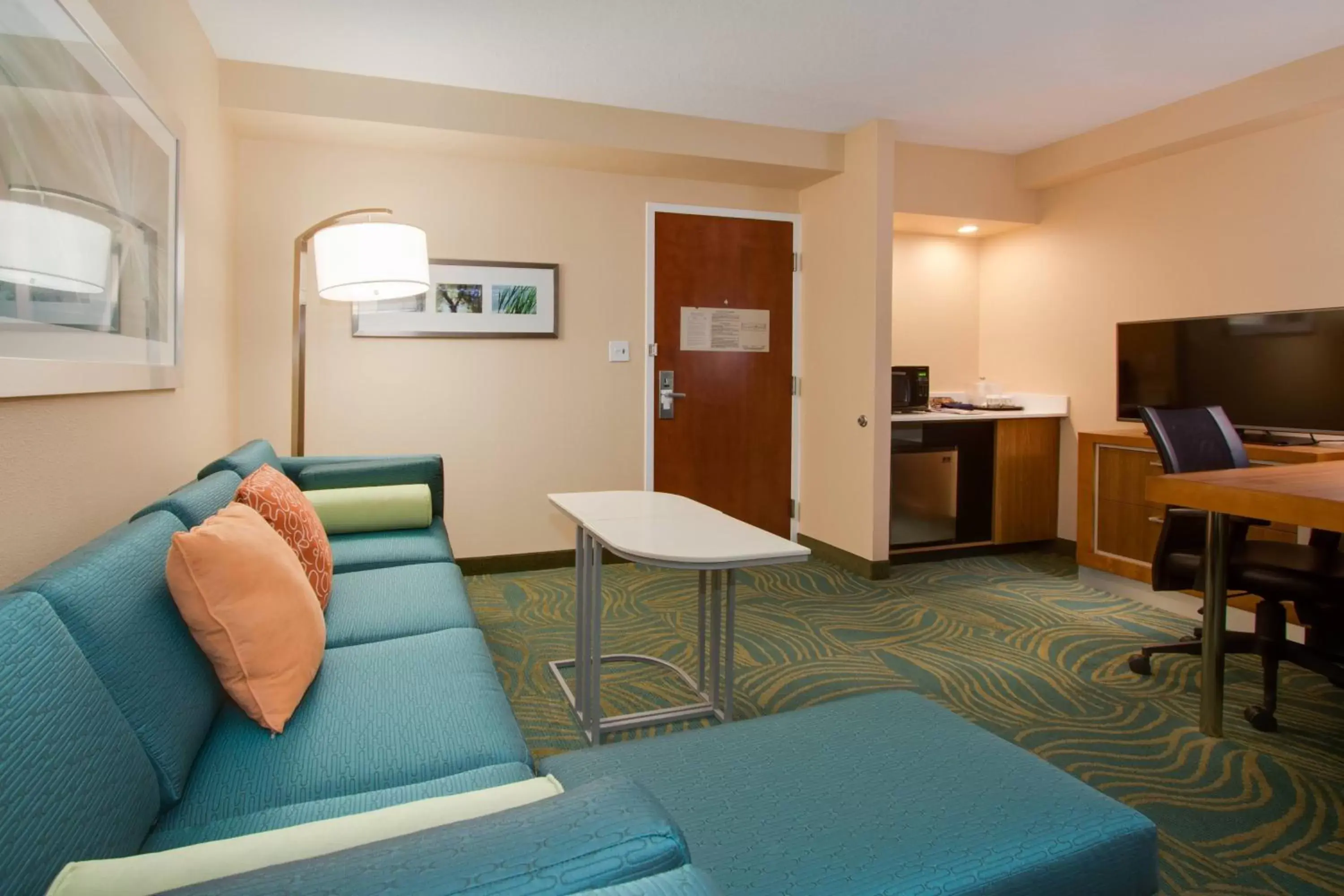 Living room, Seating Area in SpringHill Suites by Marriott Orlando Lake Buena Vista South