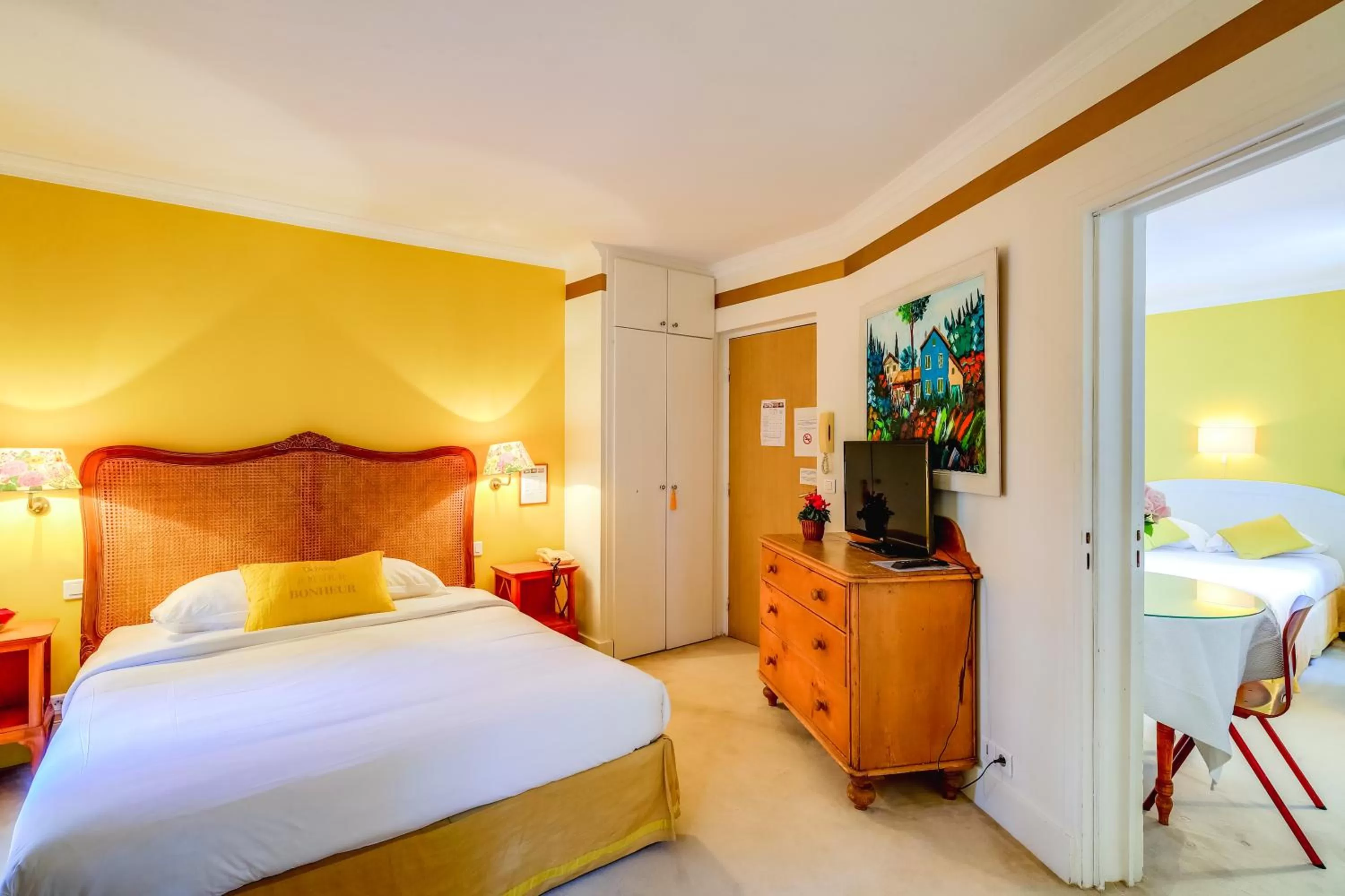 Photo of the whole room, Bed in Villa Escudier Appart-hôtel