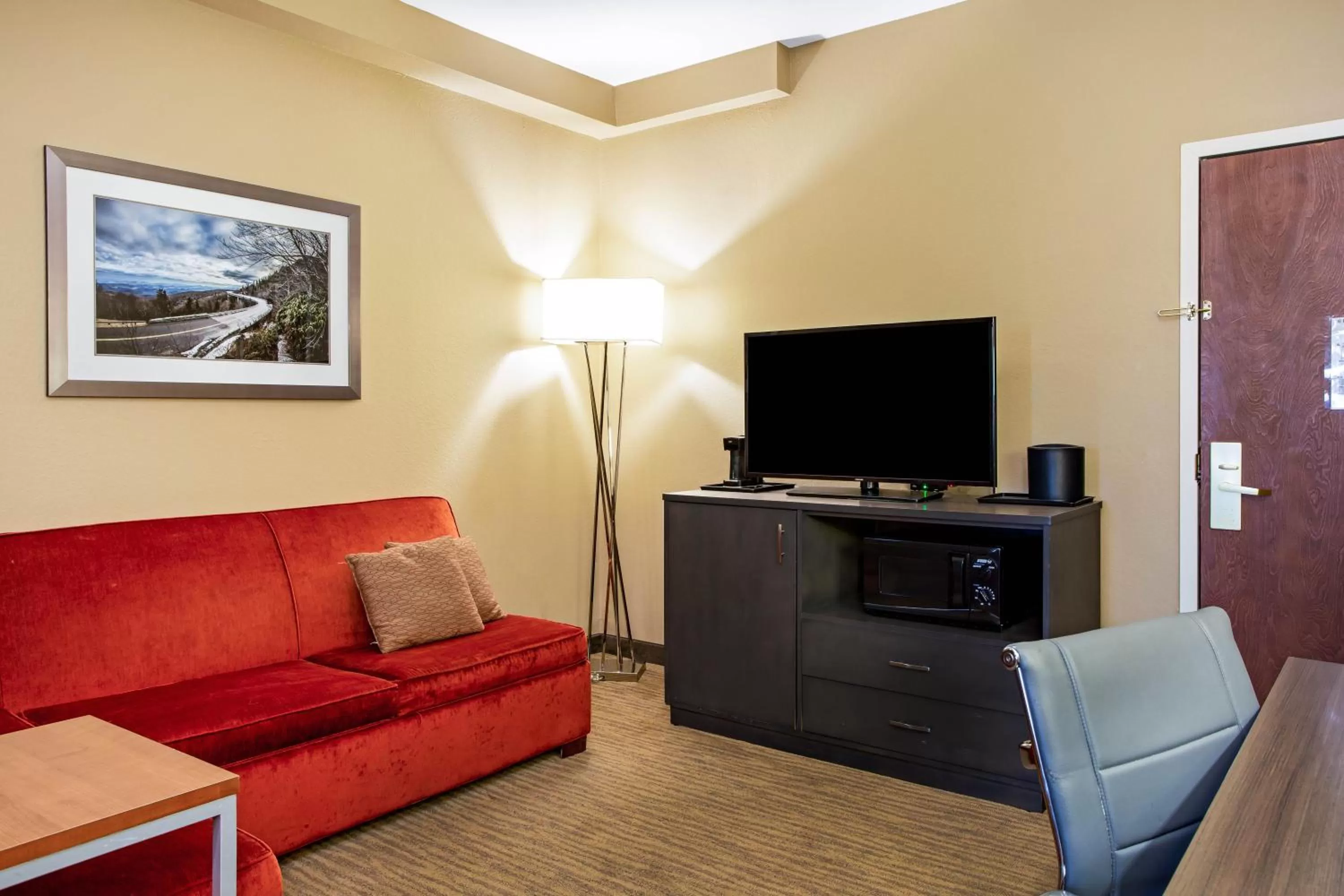 TV and multimedia in La Quinta by Wyndham Boone