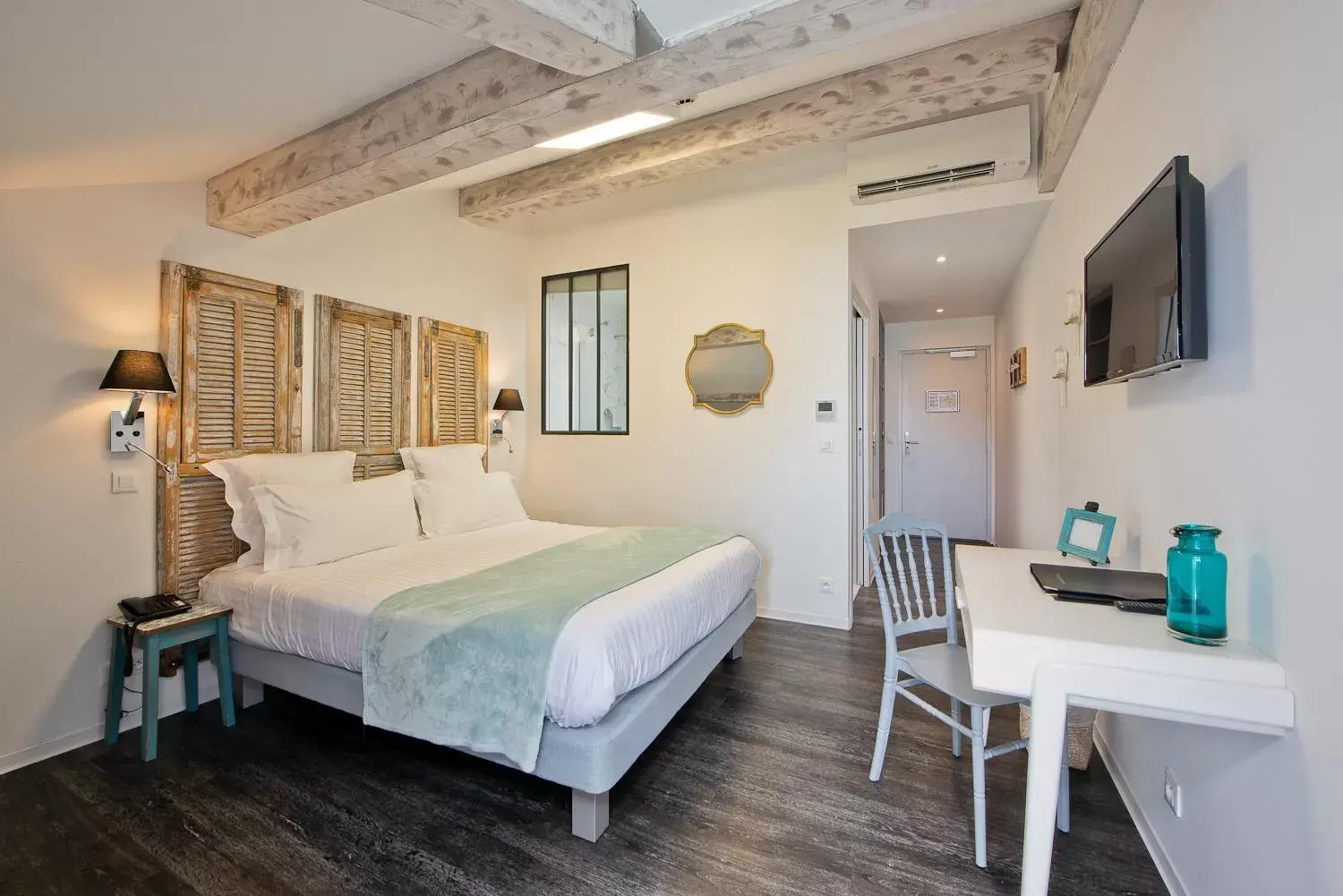 Photo of the whole room, Bed in Hotel La Villa Nice Promenade
