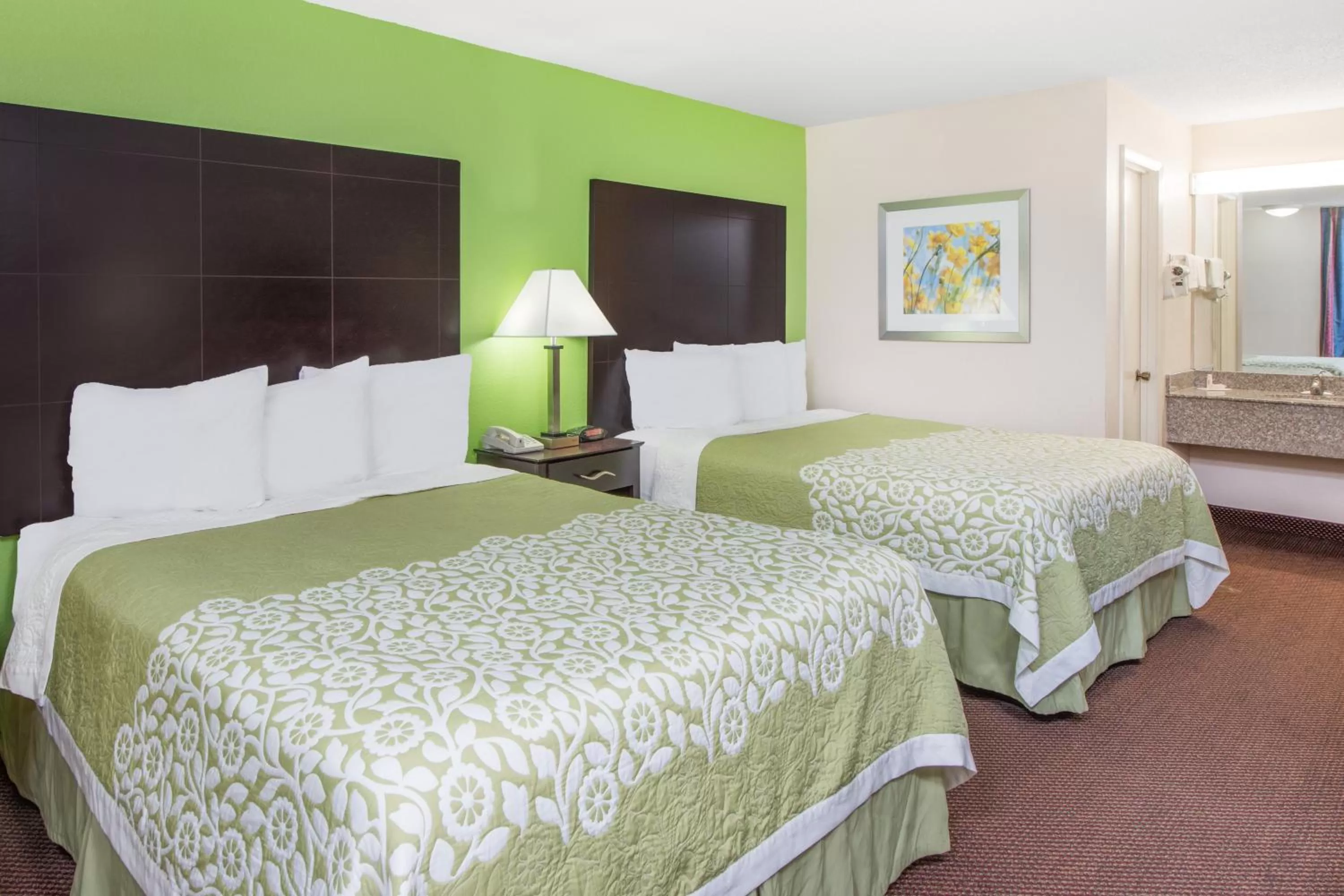 Photo of the whole room, Bed in Days Inn by Wyndham Calvert City - Paducah East
