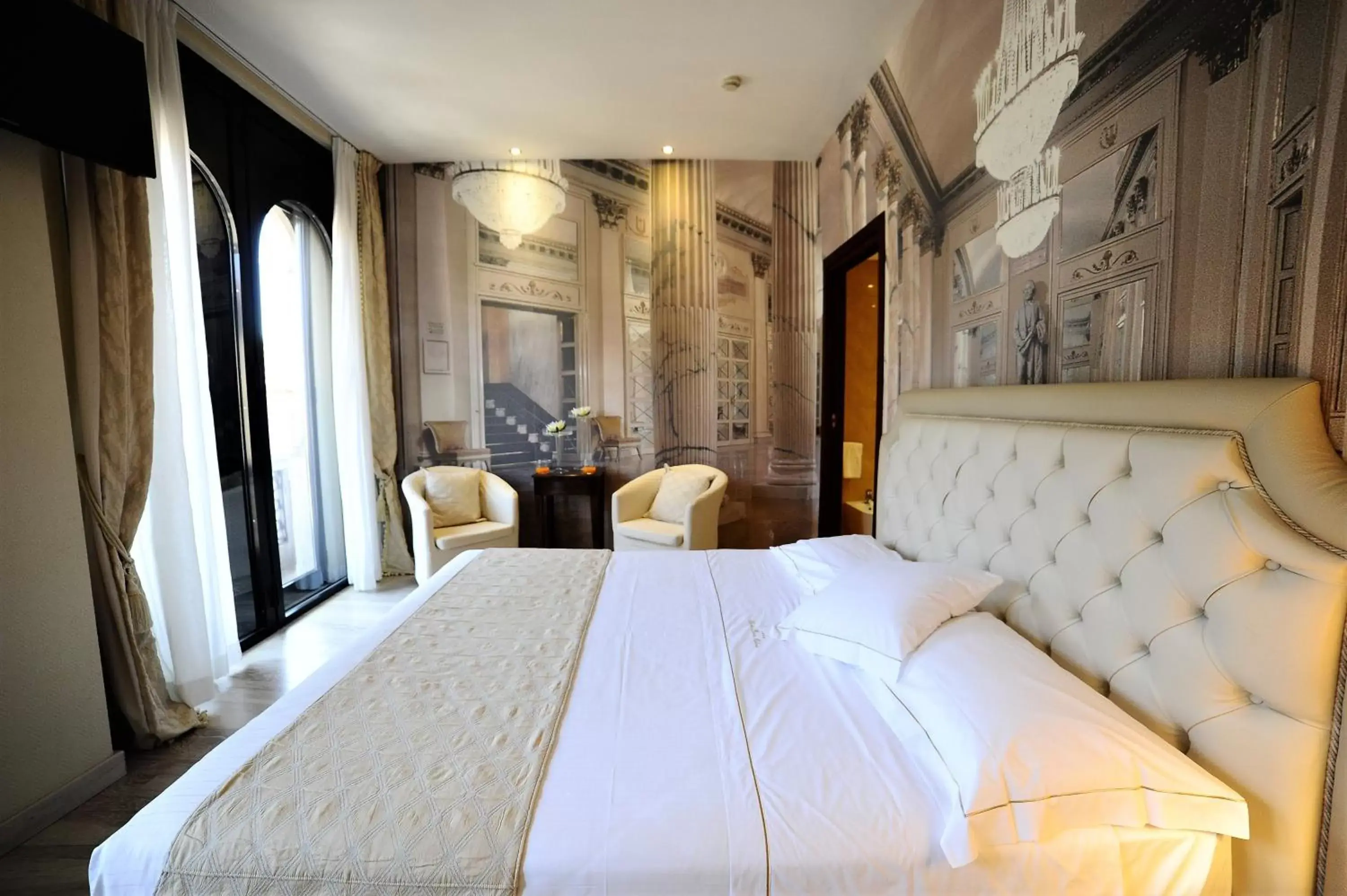 Bedroom, Bed in Hotel Pierre Milano