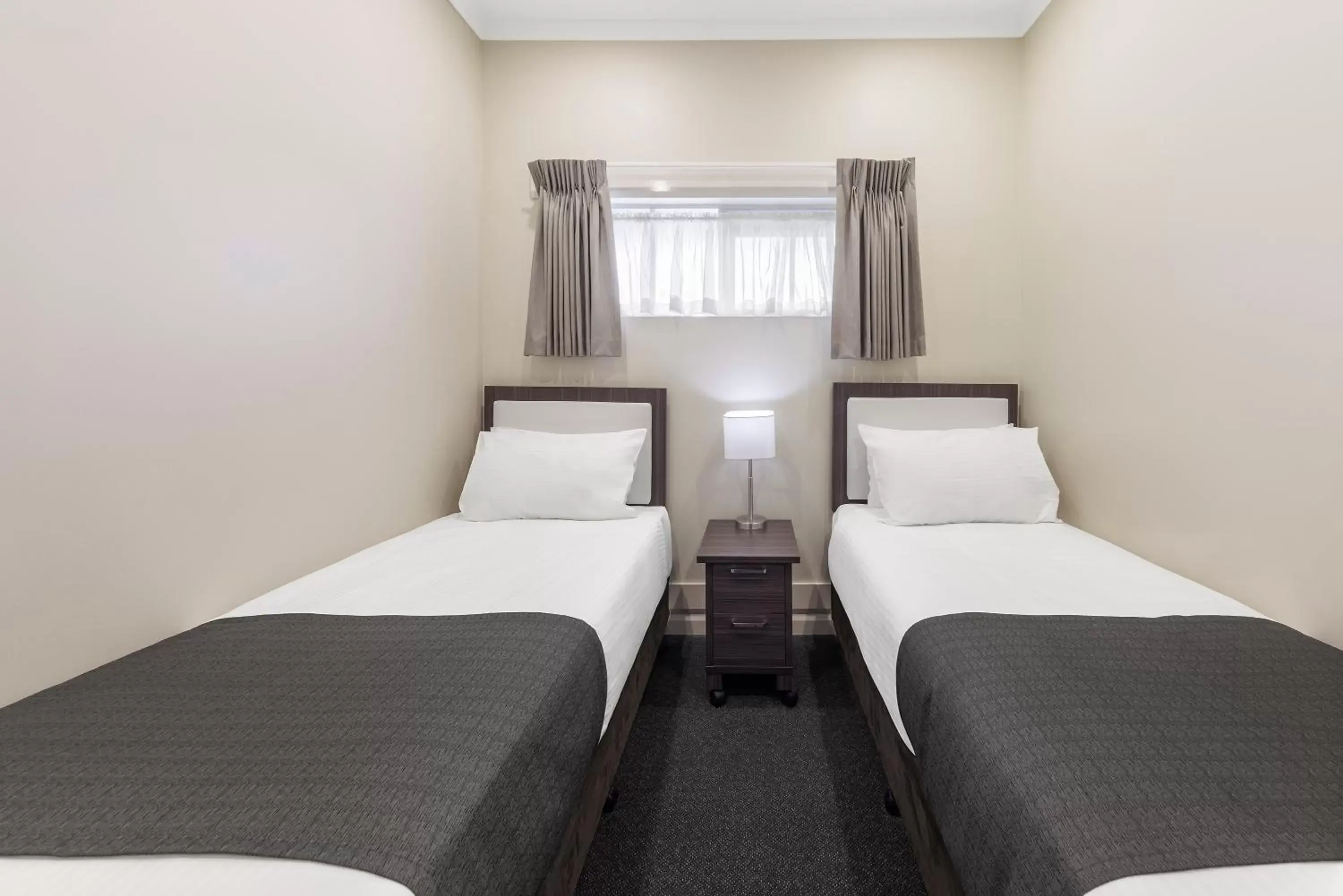 Bed in Quality Hotel Melbourne Airport