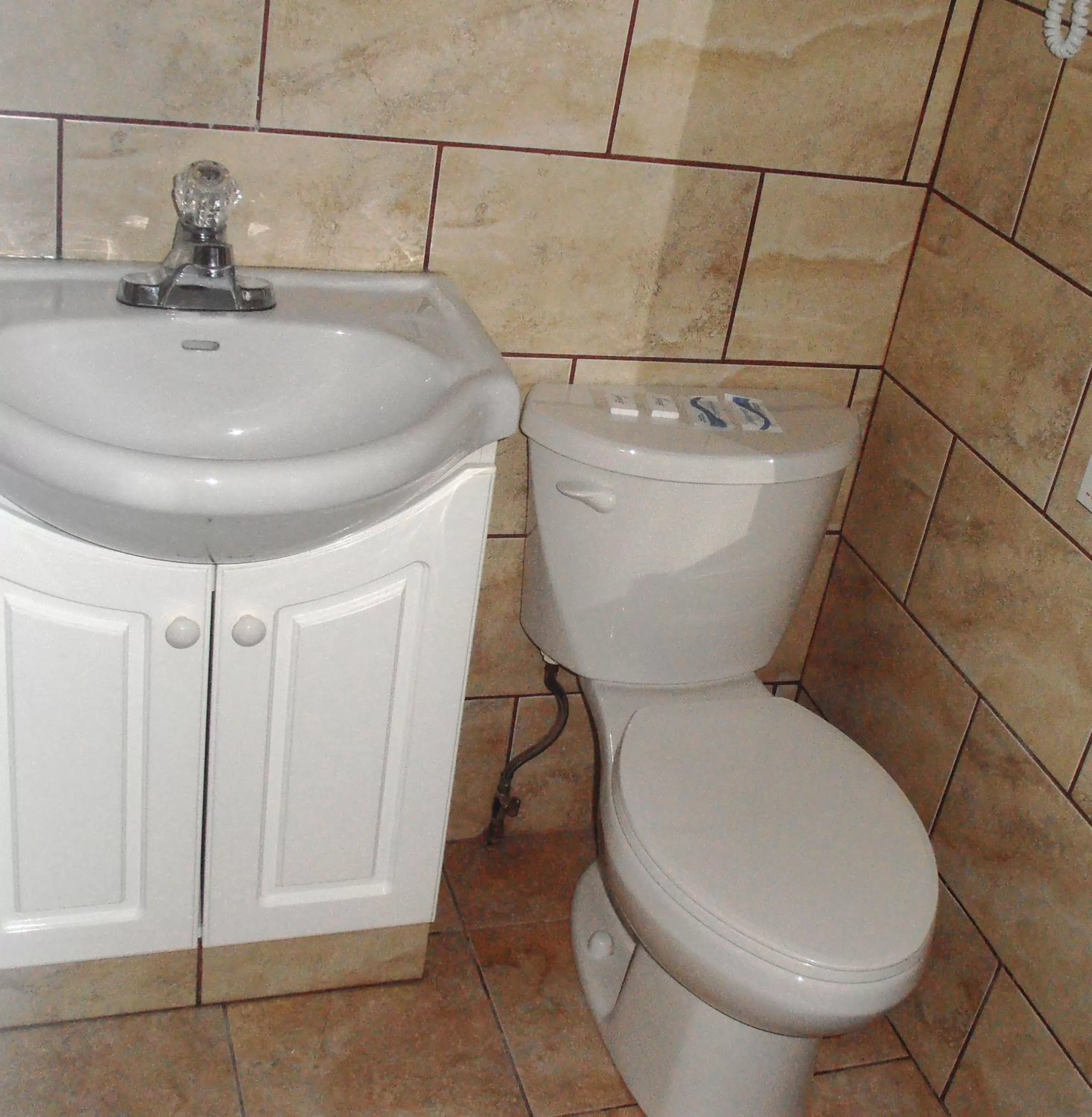 Double Room with Two Double Beds in Maples Motel