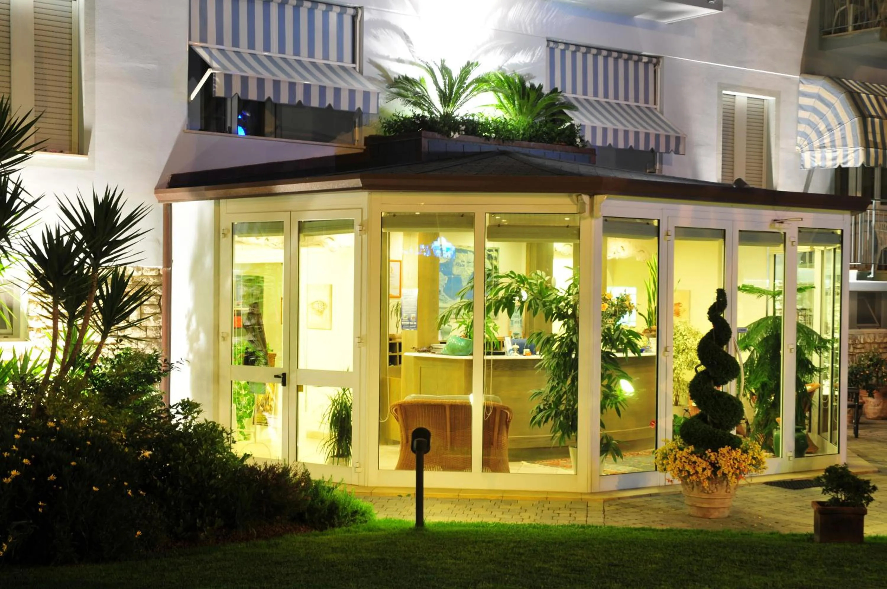 Facade/entrance in Hotel Riviera Blu