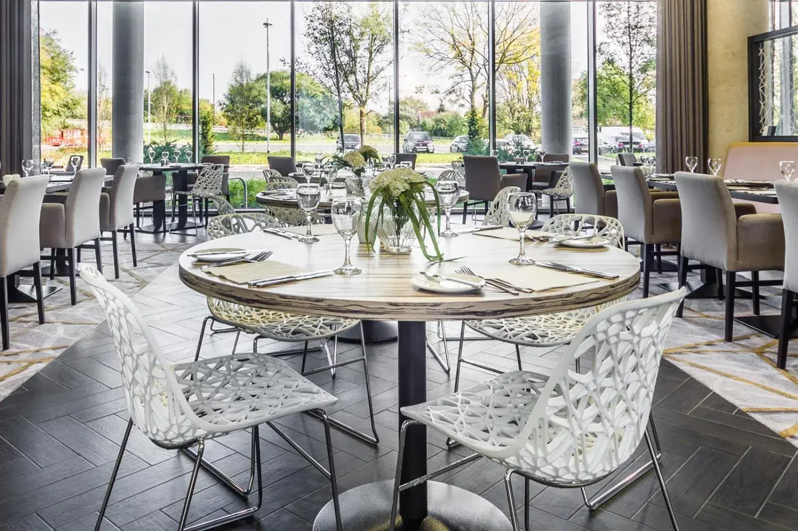 Restaurant/Places to Eat in Heston Hyde Hotel