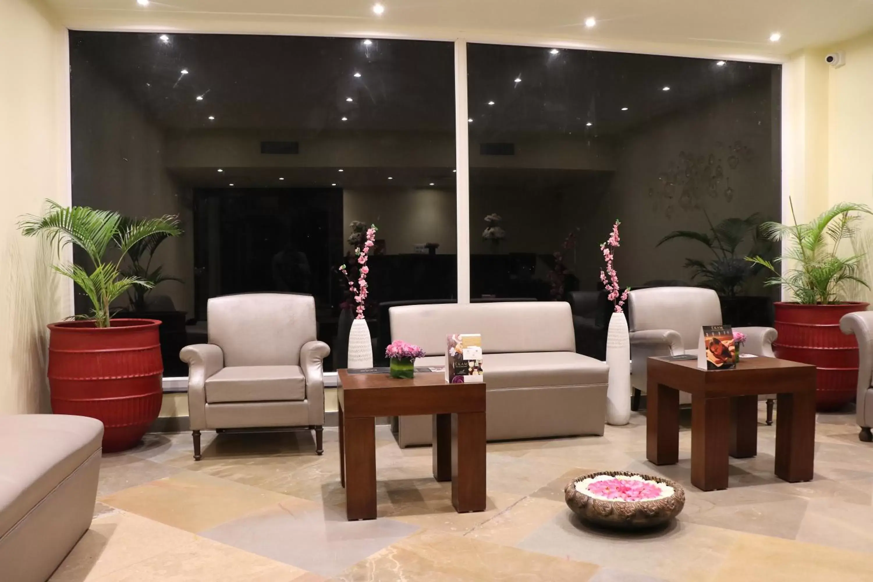 Seating area, Lobby/Reception in juSTa Sajjangarh Resort & Spa