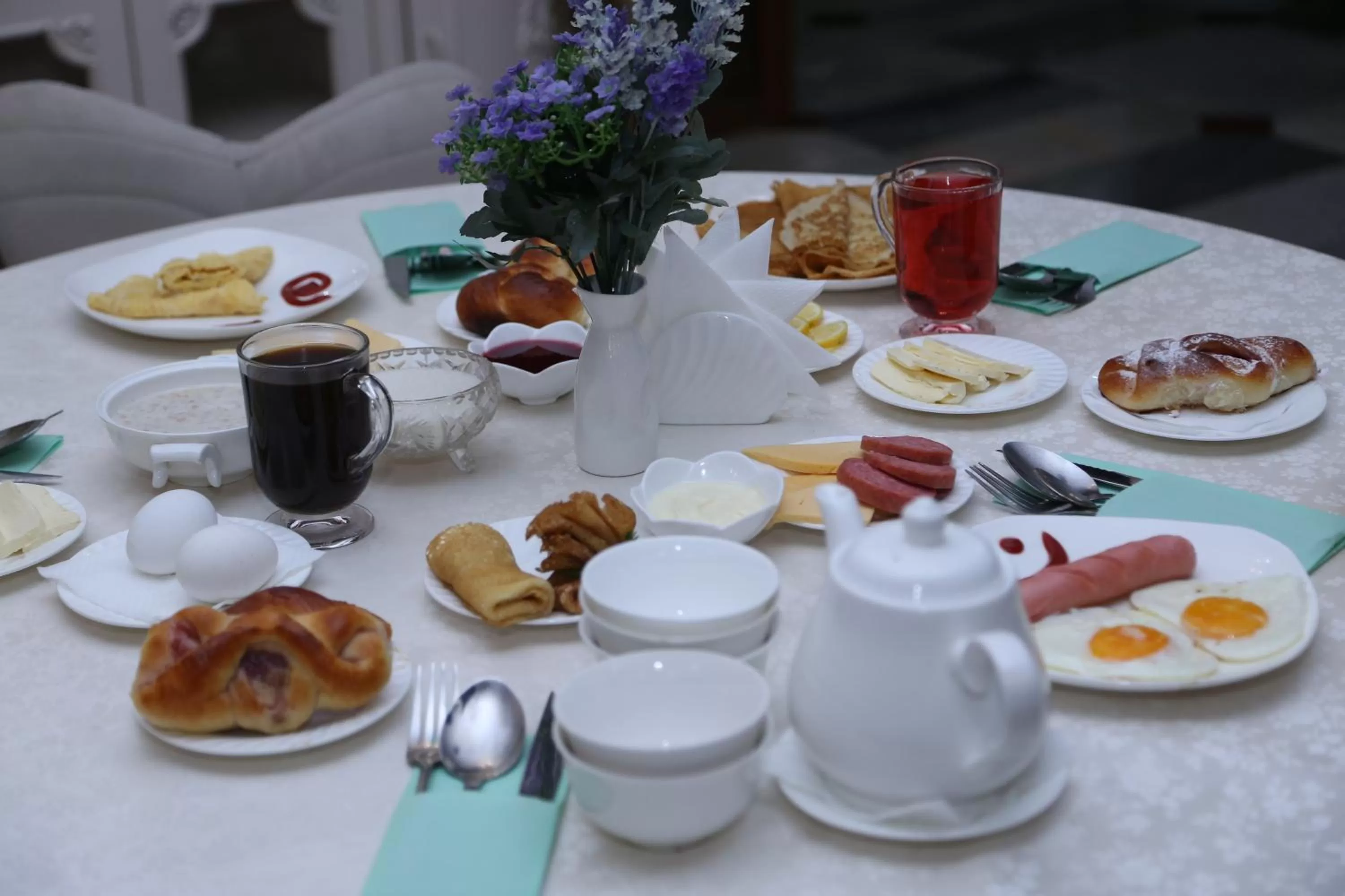 Food and drinks in Sary Arka Hotel