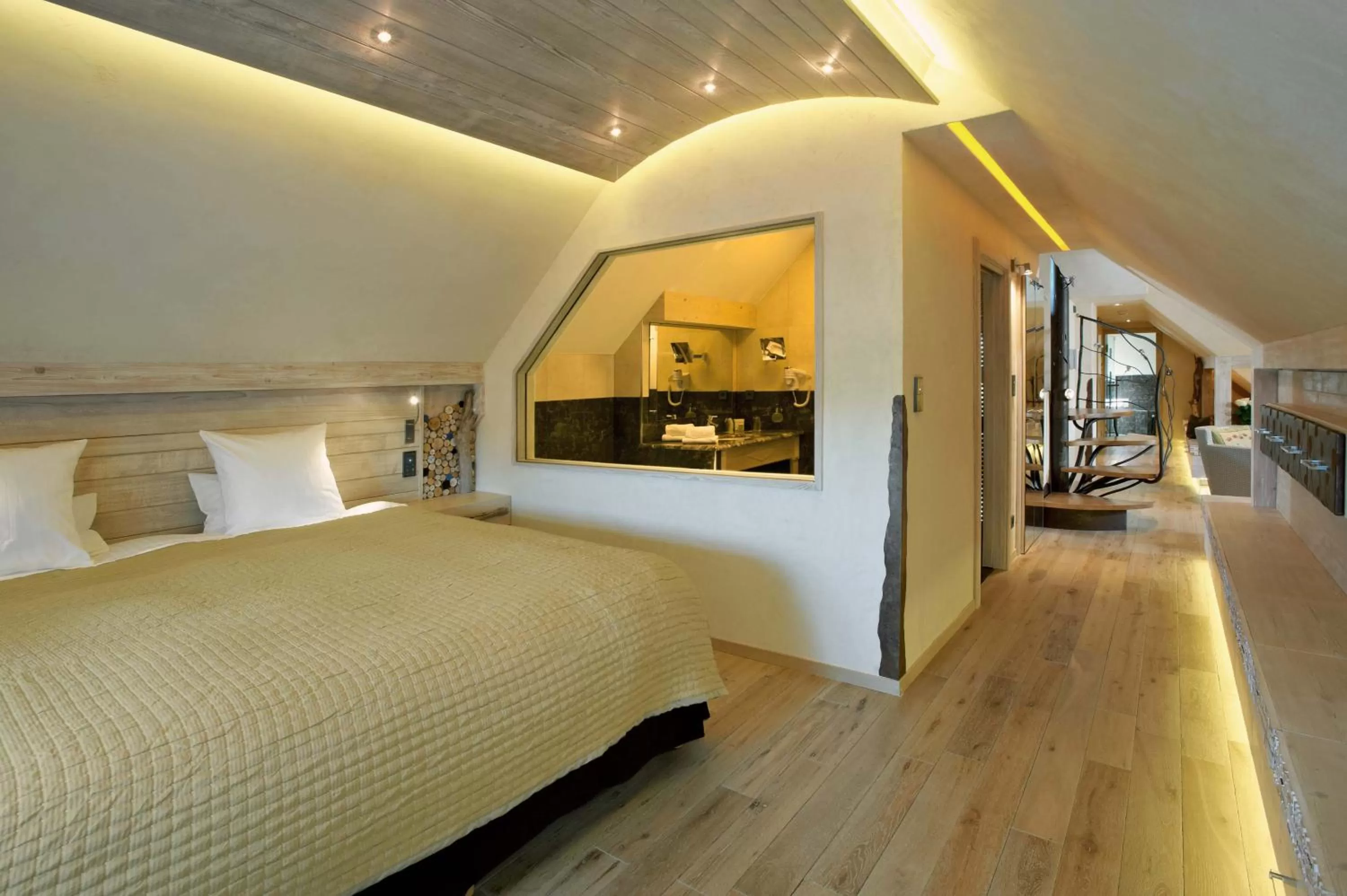 Photo of the whole room, Bed in Hostellerie Des Châteaux & Spa