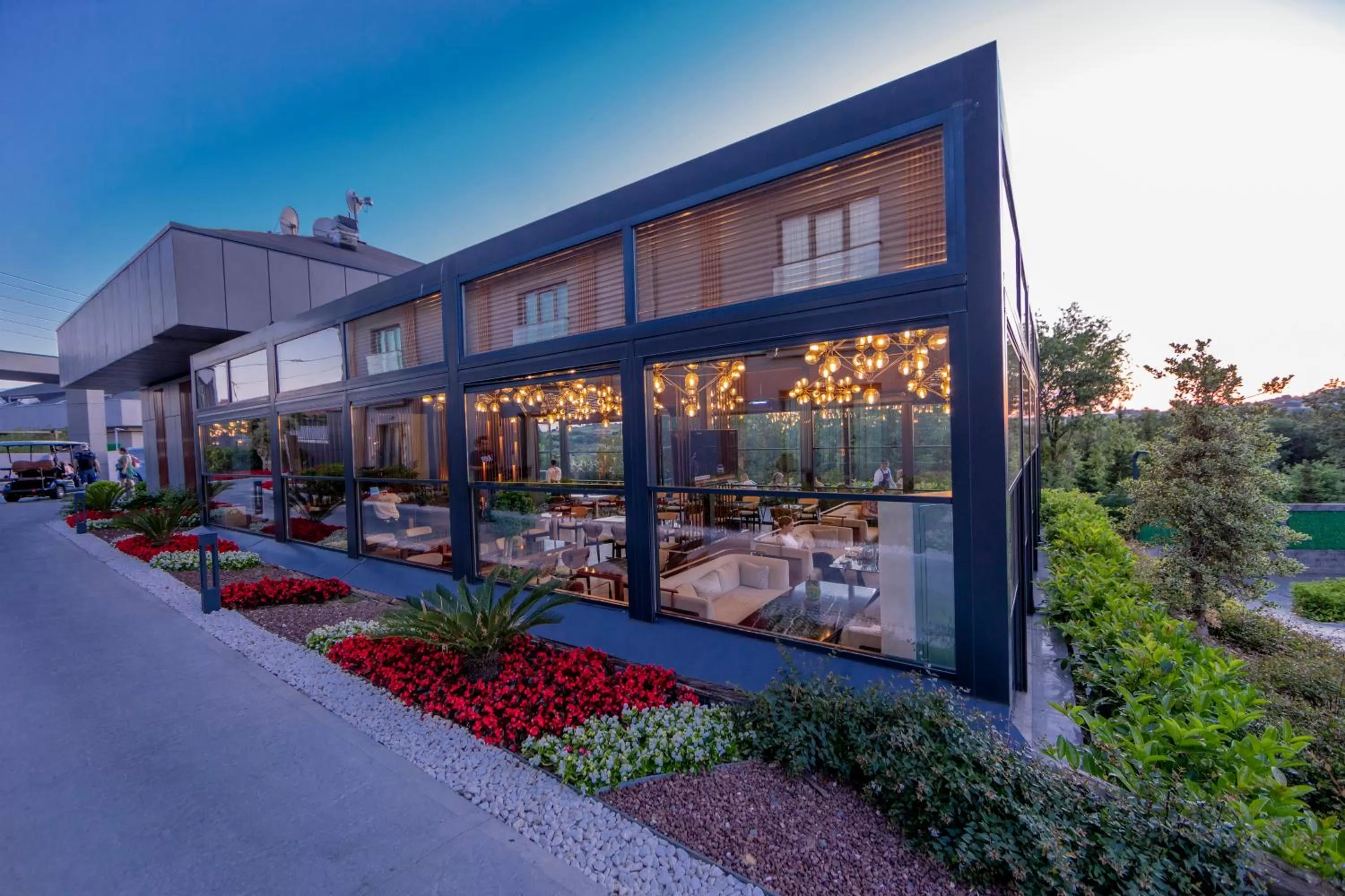 Restaurant/places to eat in MENALO HOTEL PREMIUM ISTANBUL AIRPORT