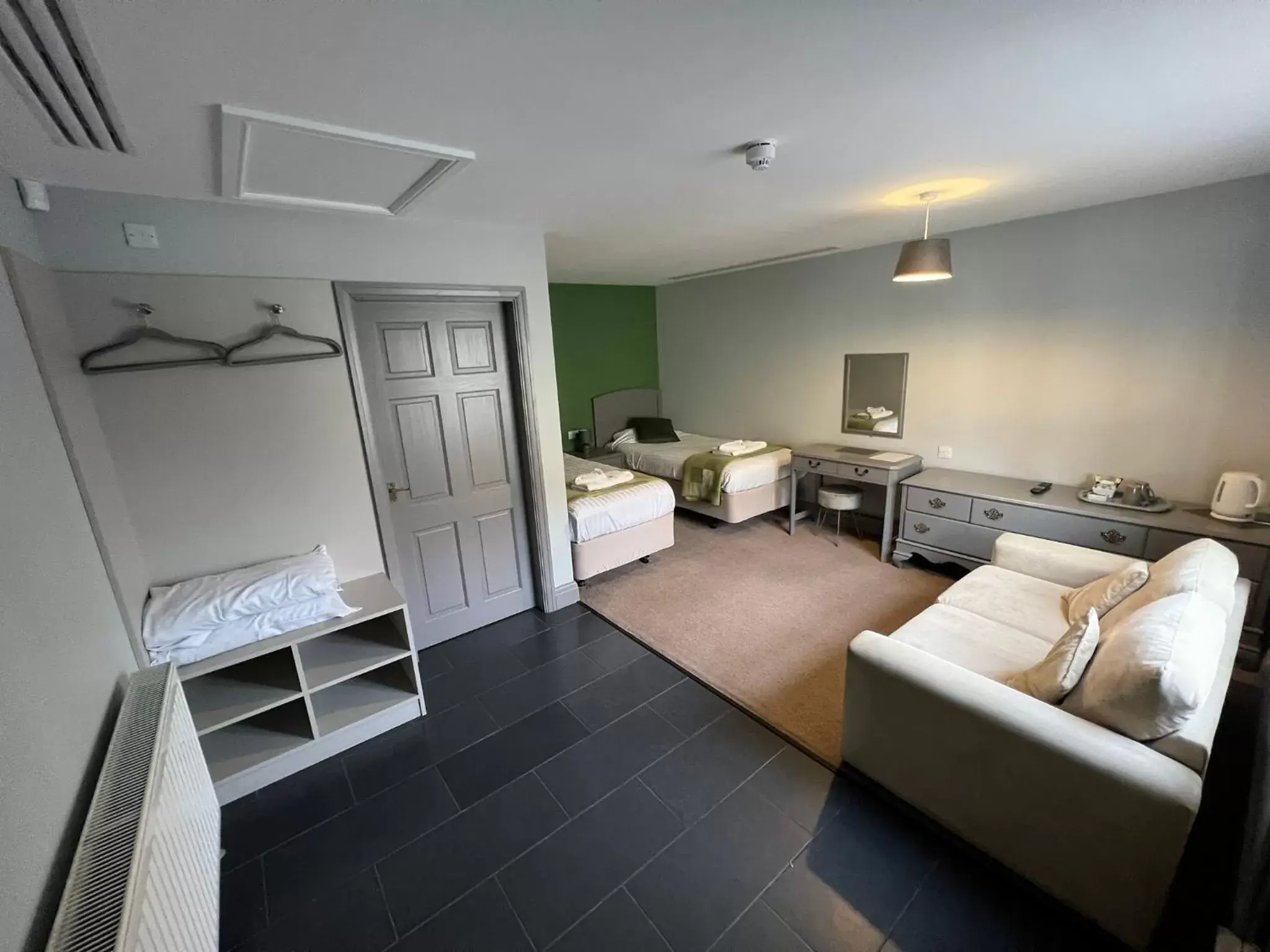 Bedroom, Seating Area in The Black Horse Inn