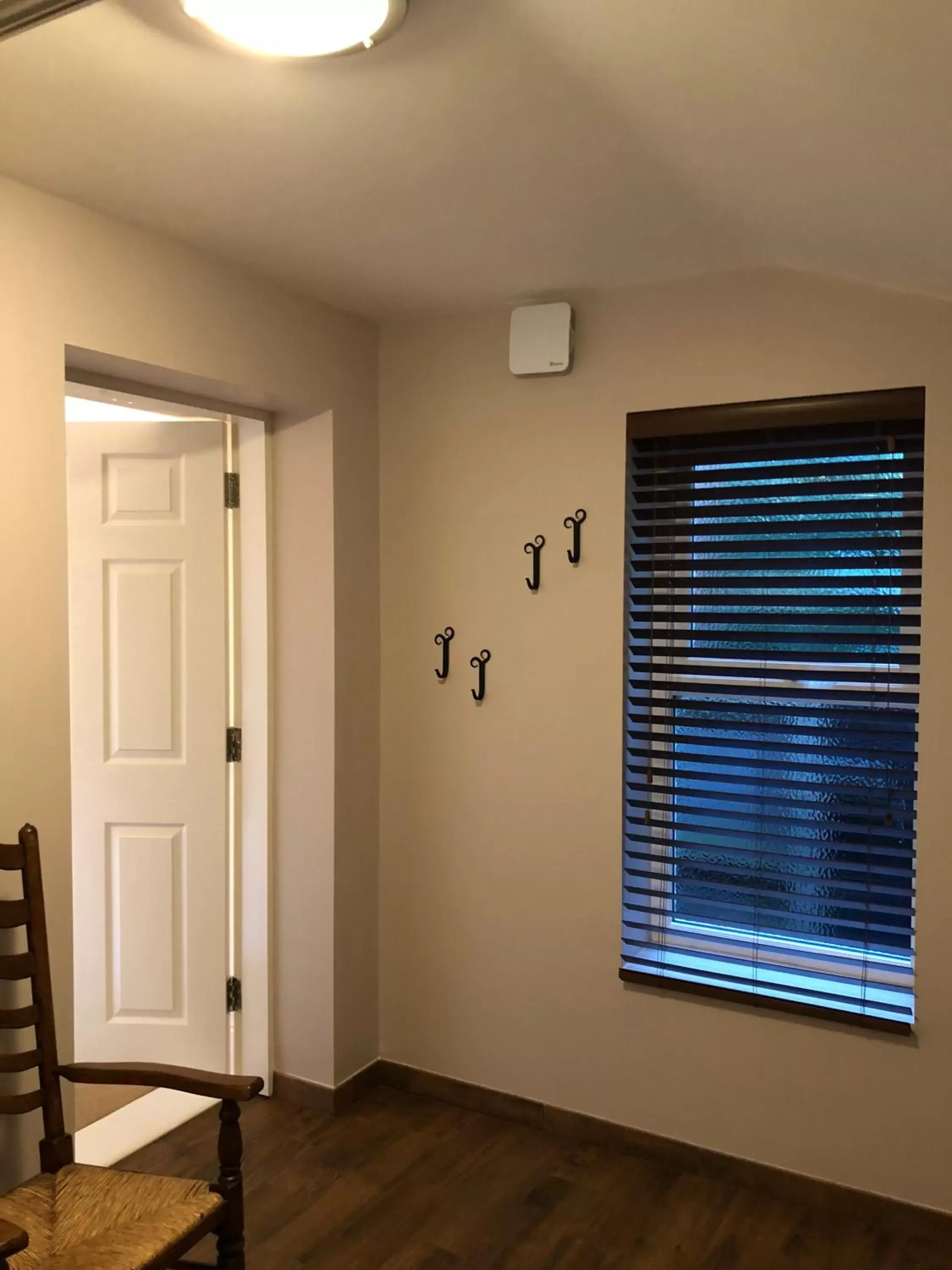 Bathroom, TV/Entertainment Center in The Hive at 52