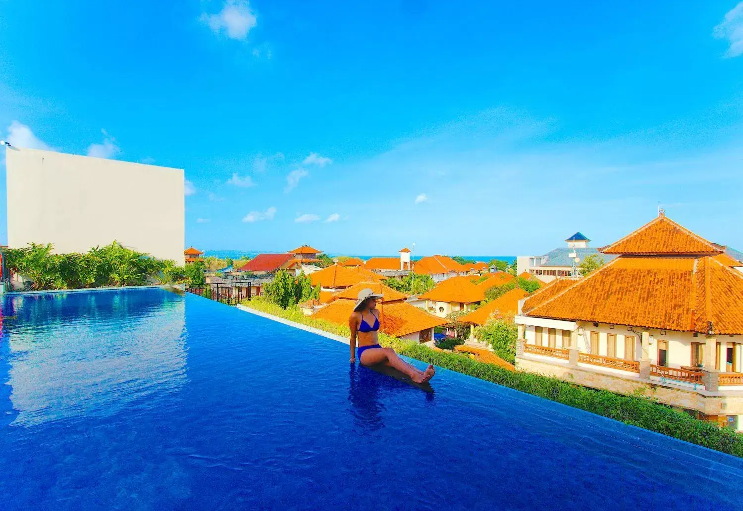 Swimming Pool in Swiss-Belinn Legian