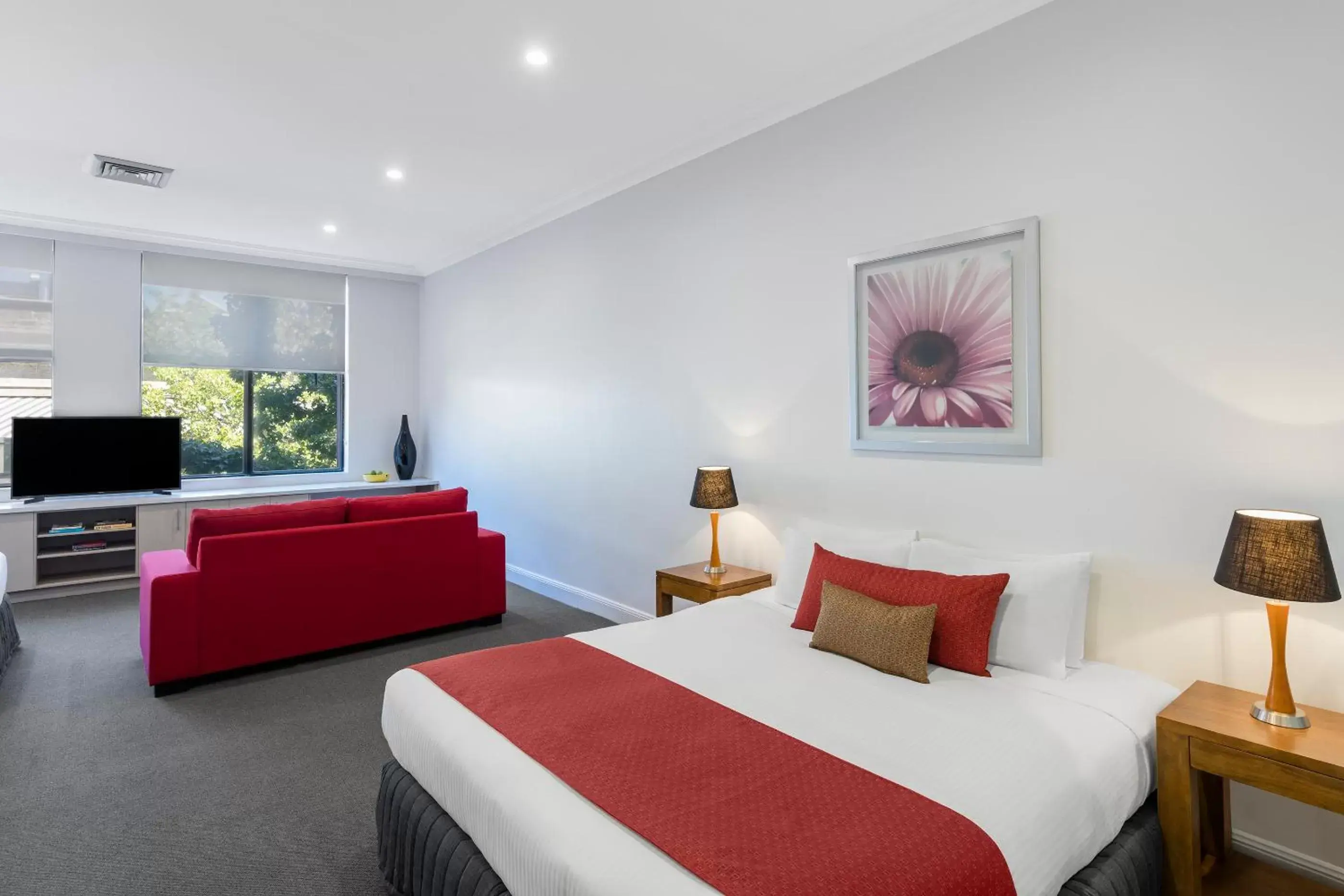 Bedroom, Bed in Nesuto Woolloomooloo