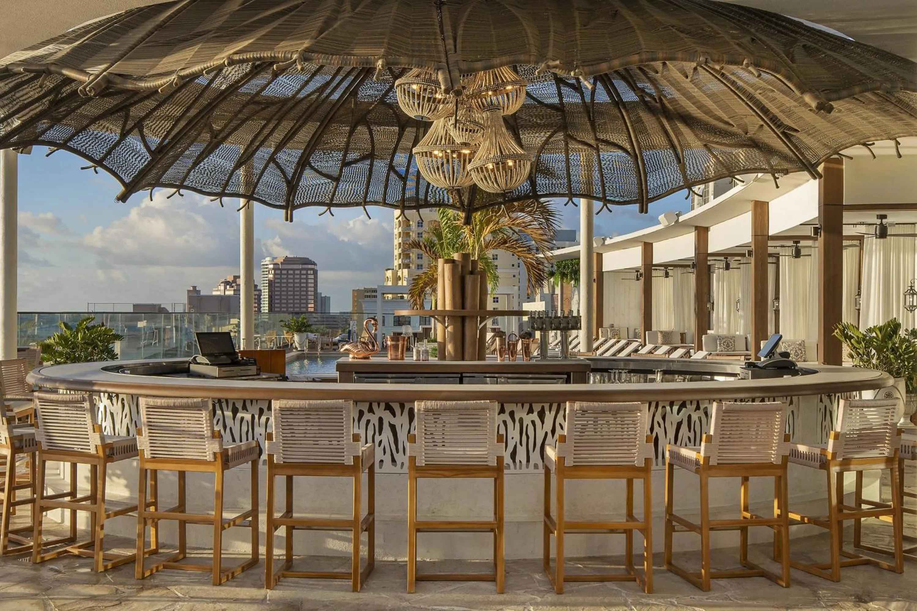 Lounge or bar in The Ben, Autograph Collection