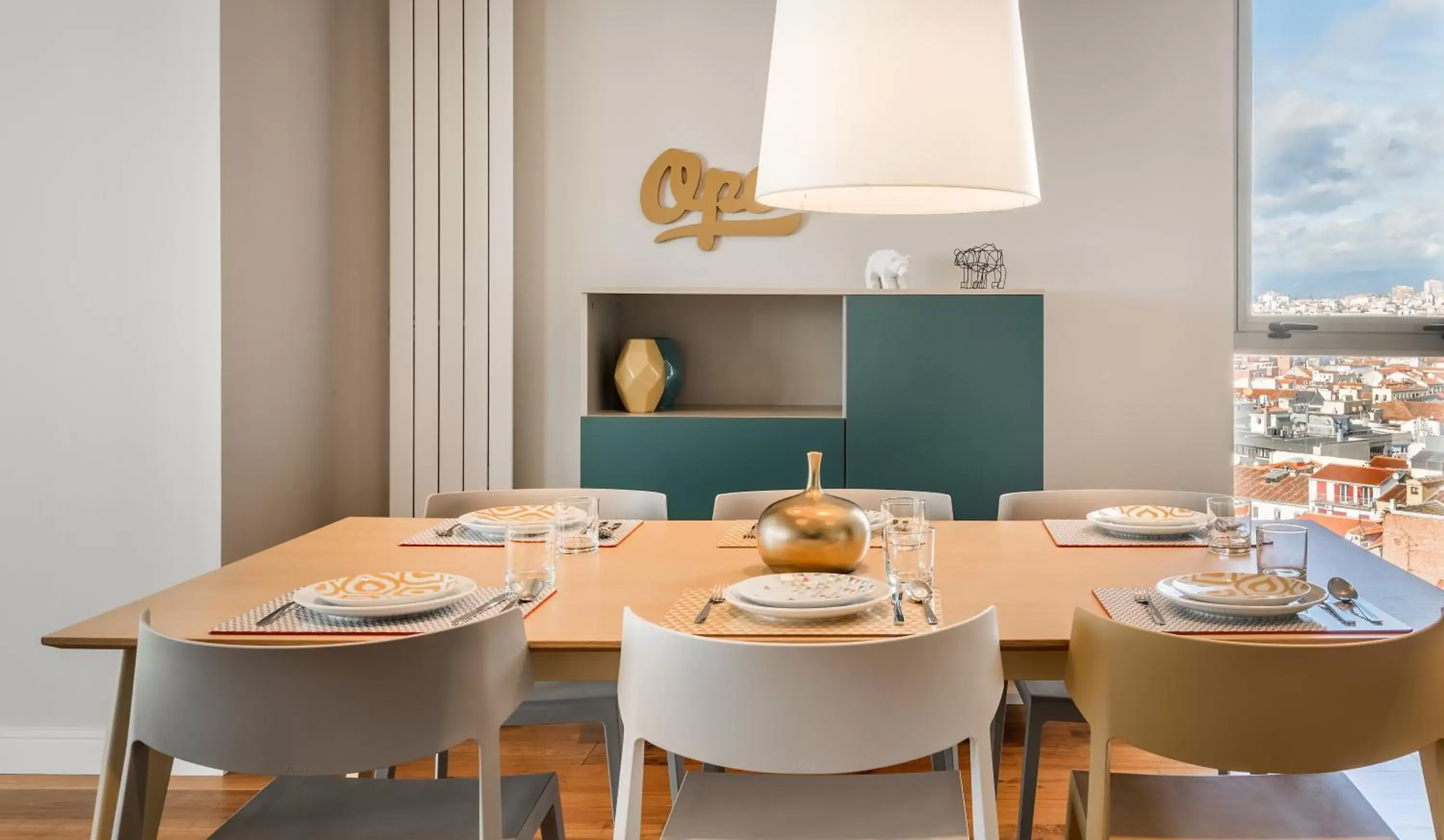 Dining area, Restaurant/Places to Eat in Gran View Apartments