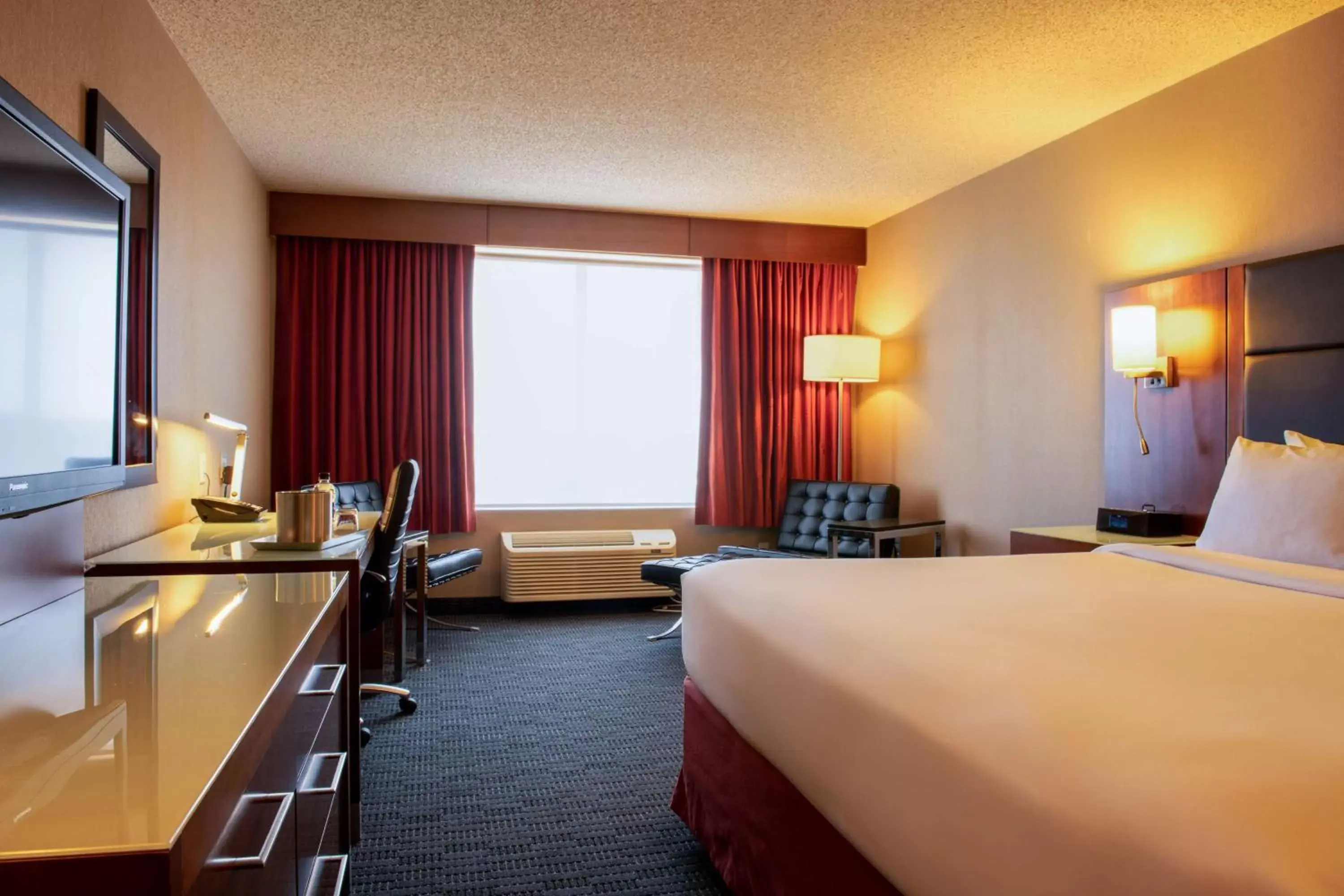 Photo of the whole room in Radisson Hotel & Suites Fort McMurray