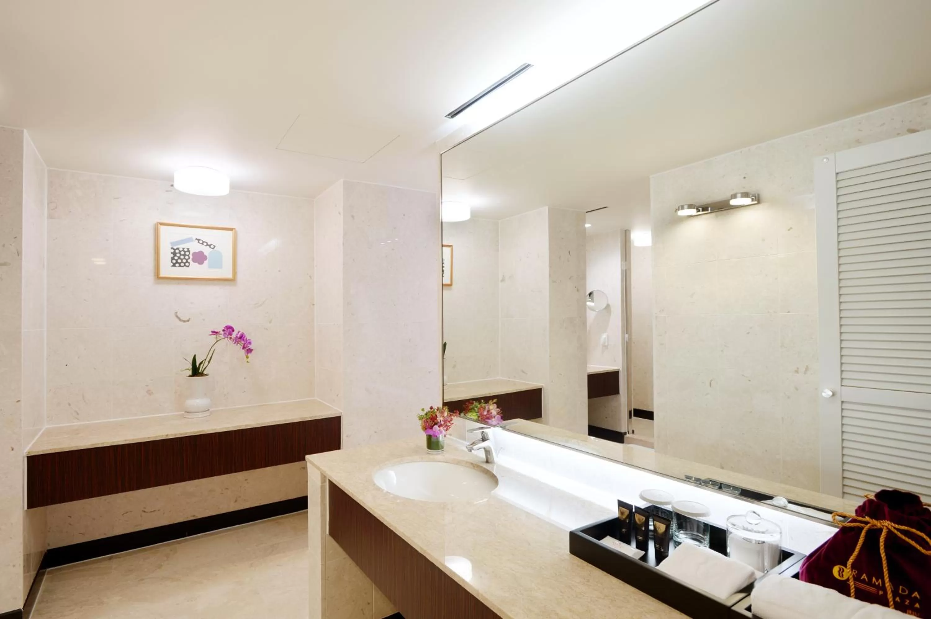 Bathroom in Ramada Plaza by Wyndham Jeju Ocean Front