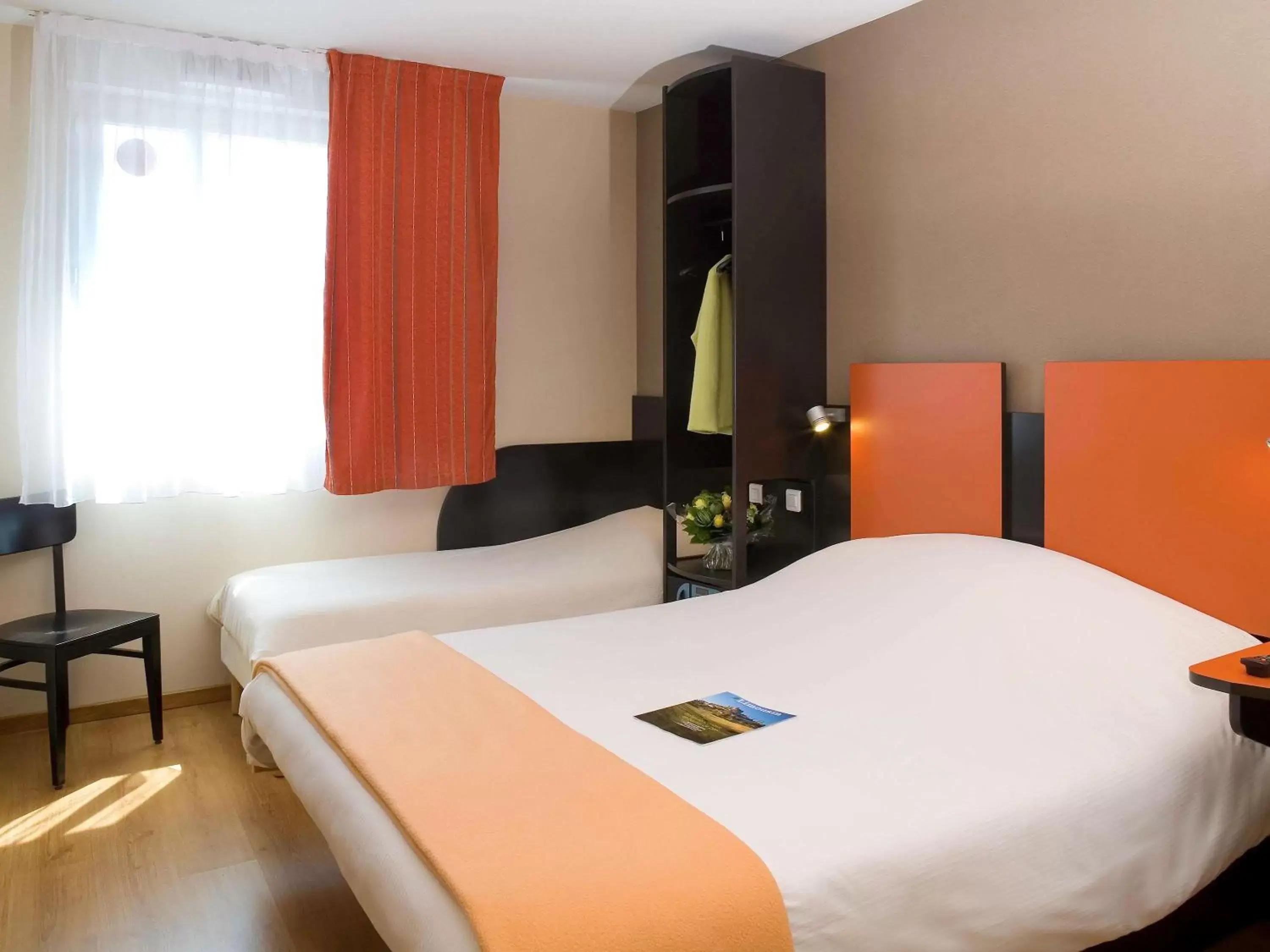 Photo of the whole room, Bed in Ibis Budget Limoges Nord