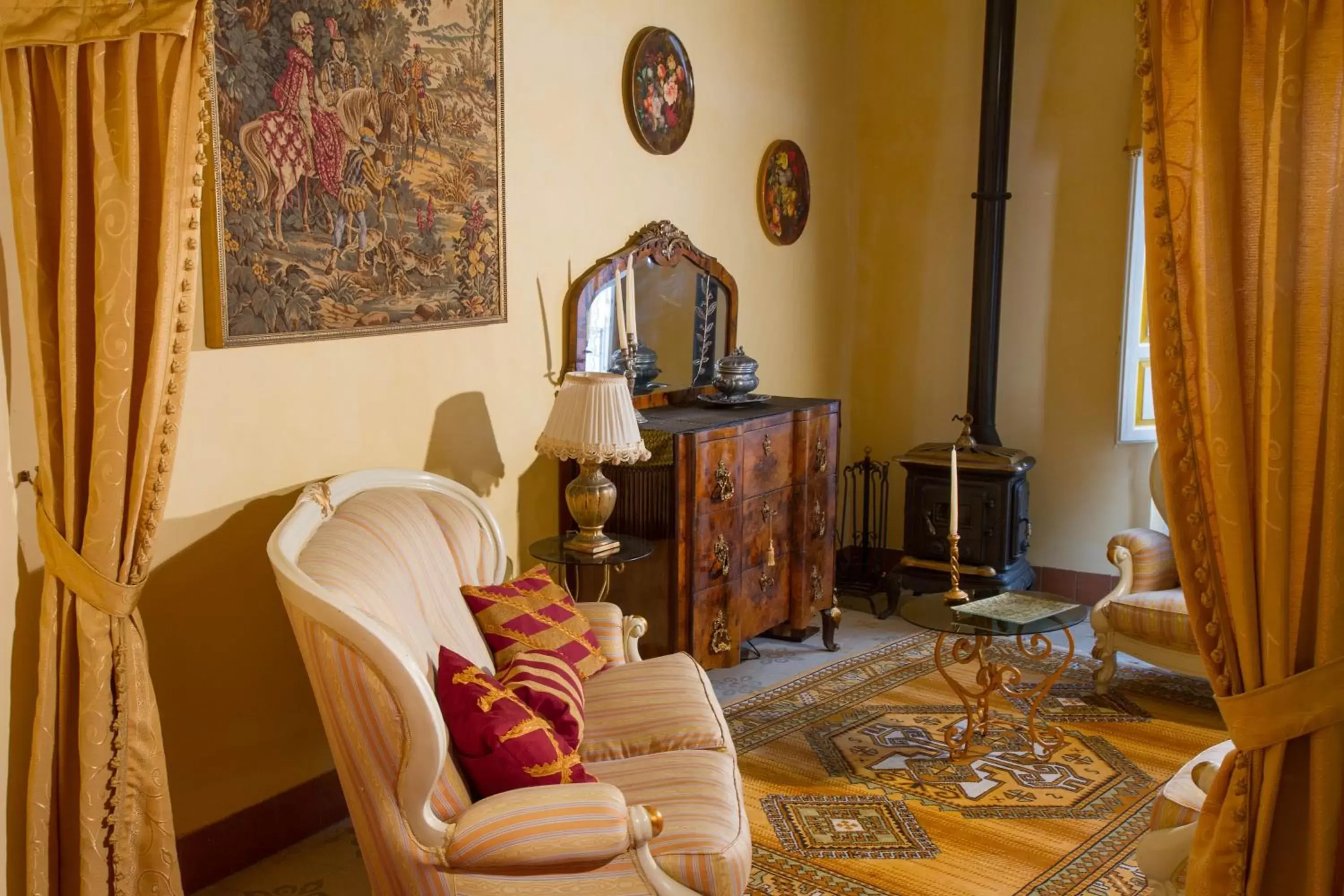 Photo of the whole room, Seating Area in Meliaresort Dimore Storiche