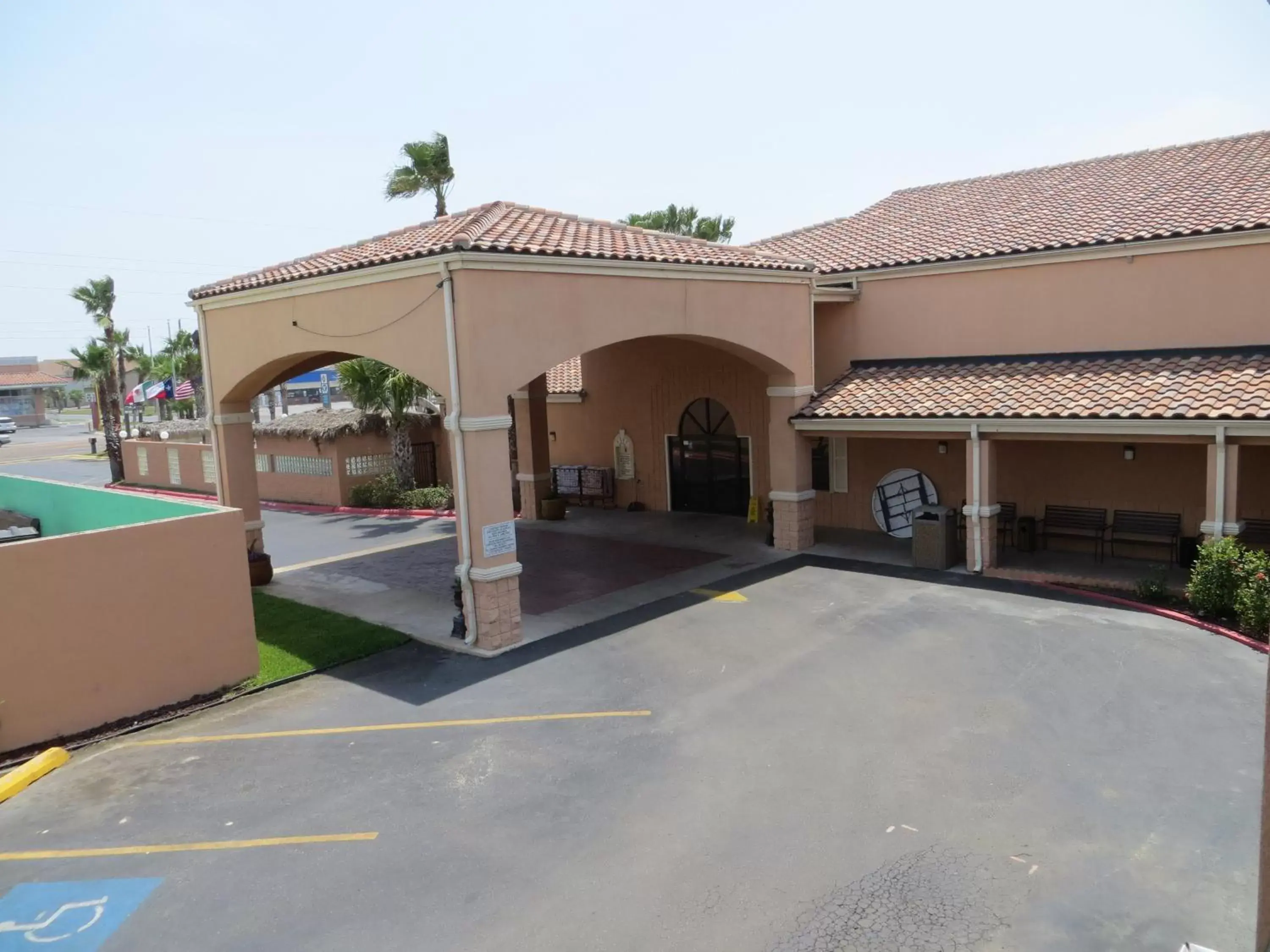 Facade/entrance in Super 8 by Wyndham South Padre Island Facade/entrance in Super 8 by Wyndham South Padre Island