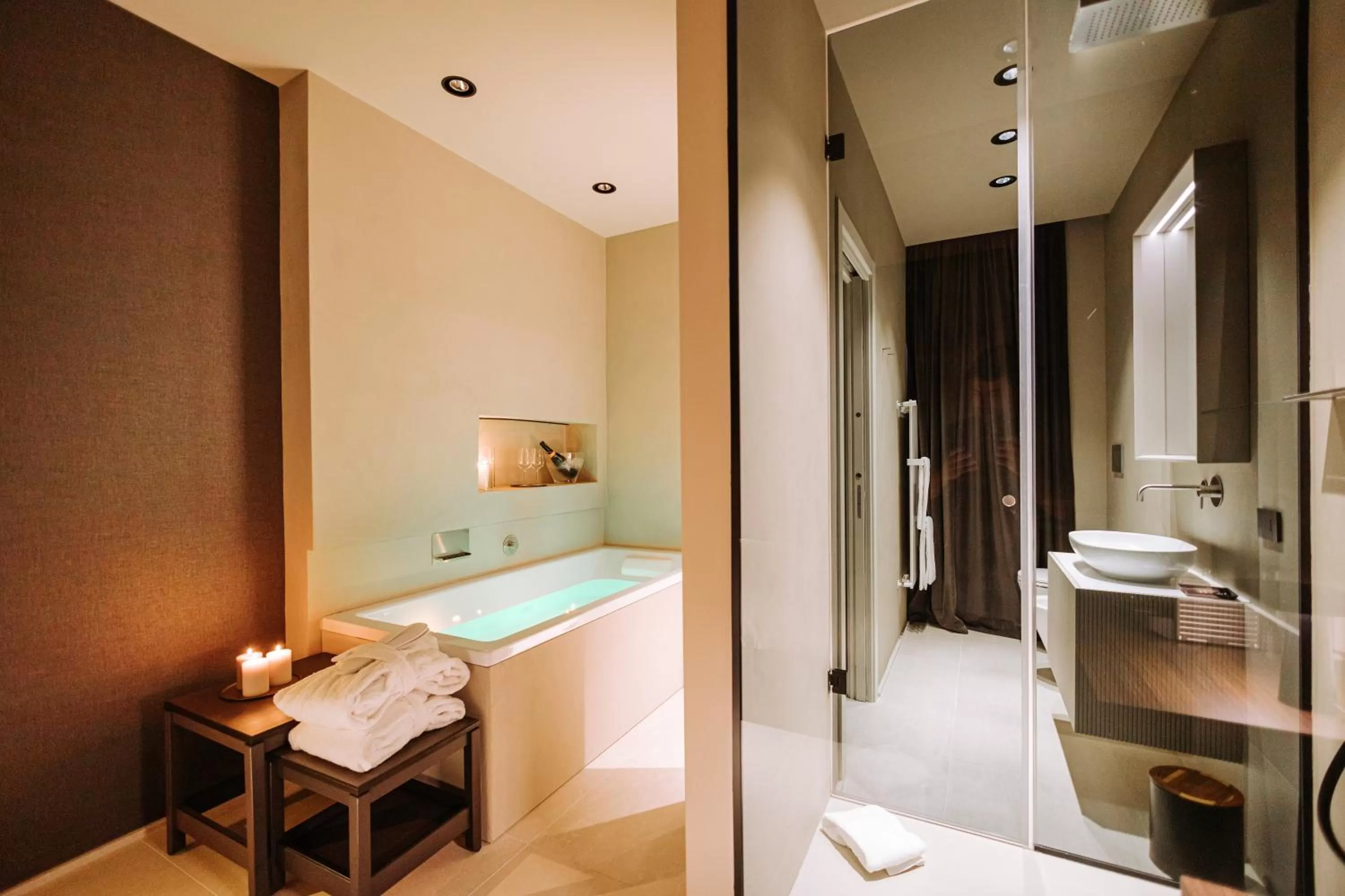 Bed in Suite1212 - Bandiera