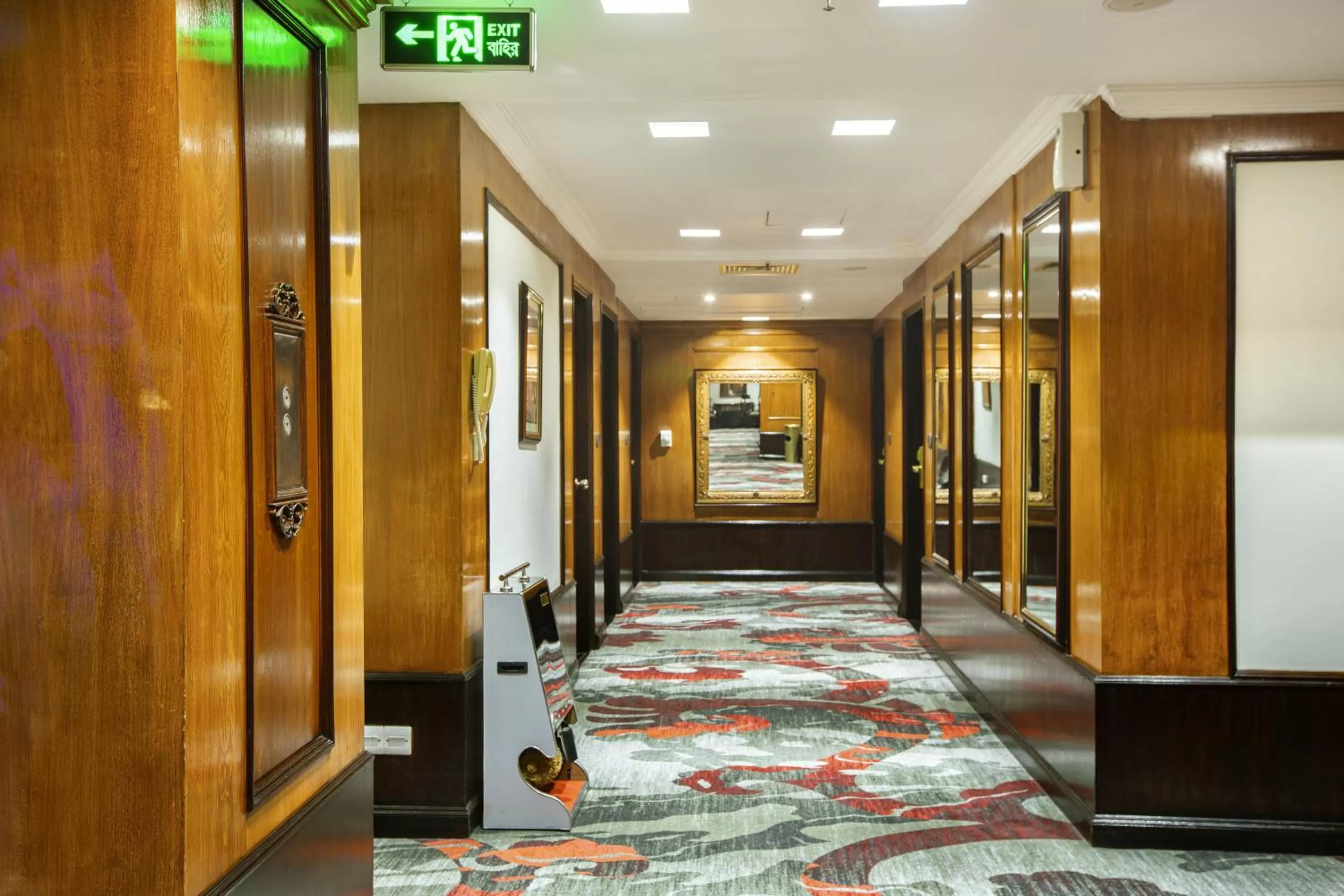 elevator in Hotel Sarina