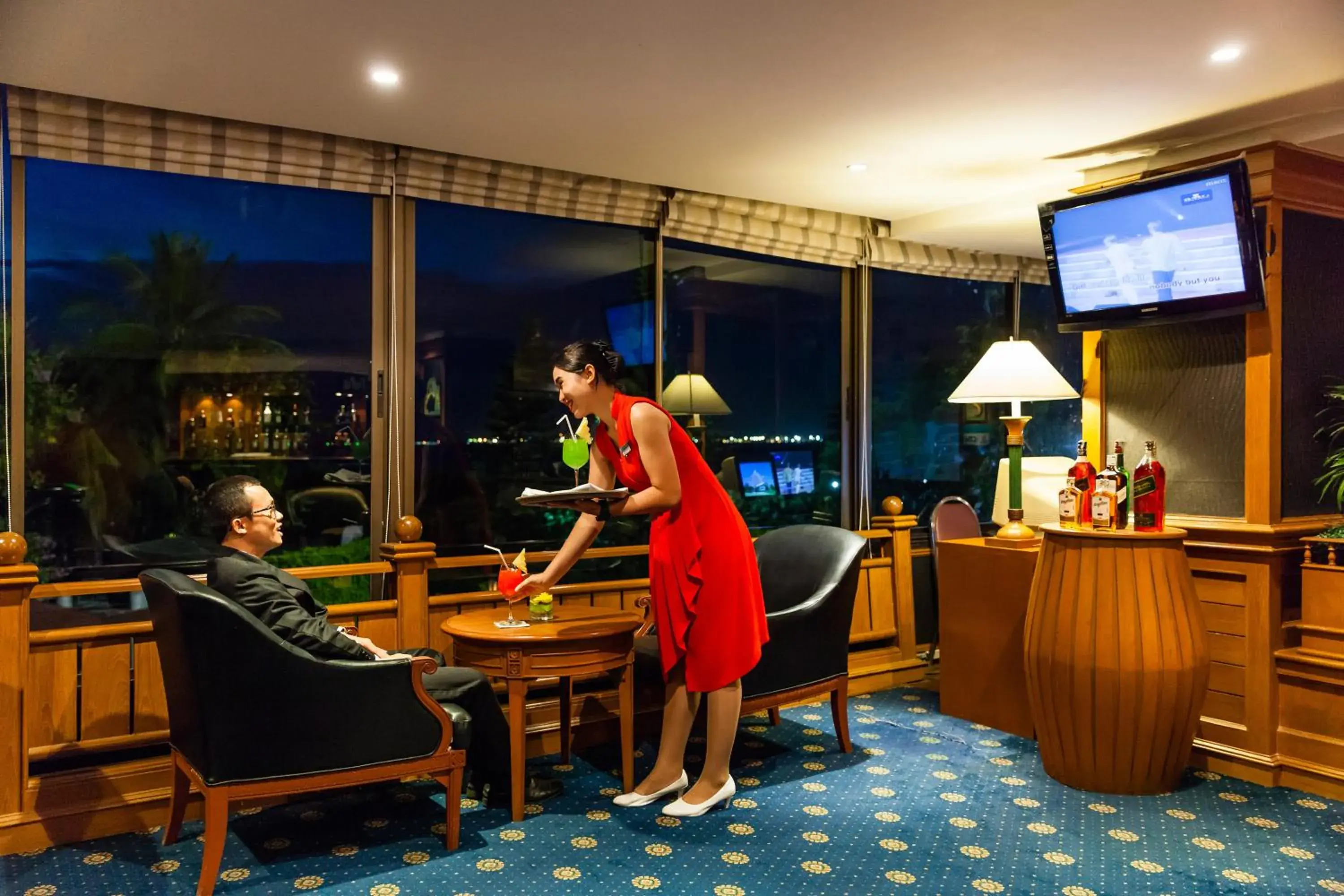 Lounge or bar, Lounge/Bar in Cholchan Pattaya Beach Resort - SHA Extra Plus