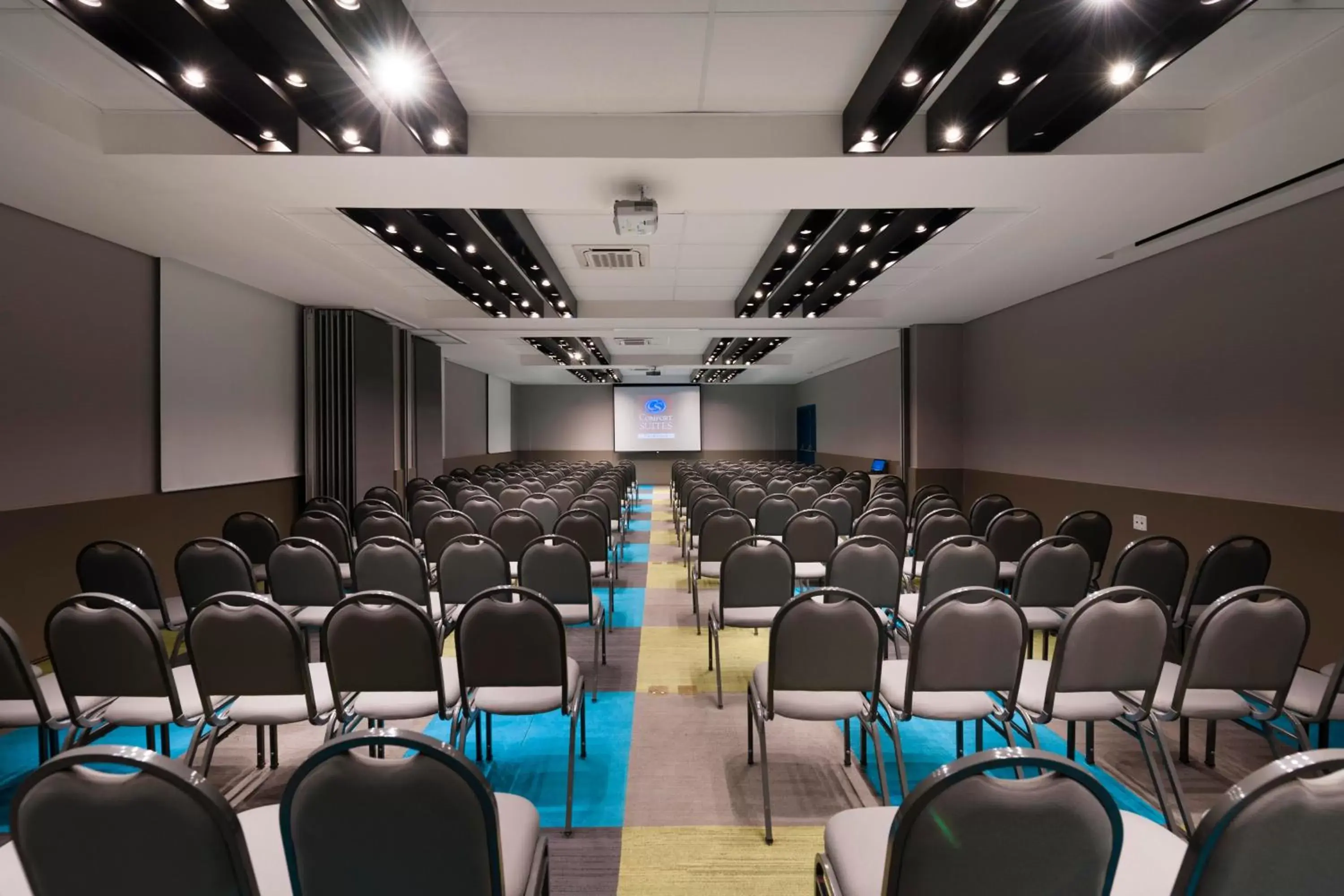 Meeting/conference room, Business Area/Conference Room in Comfort Suites Flamboyant Goiânia