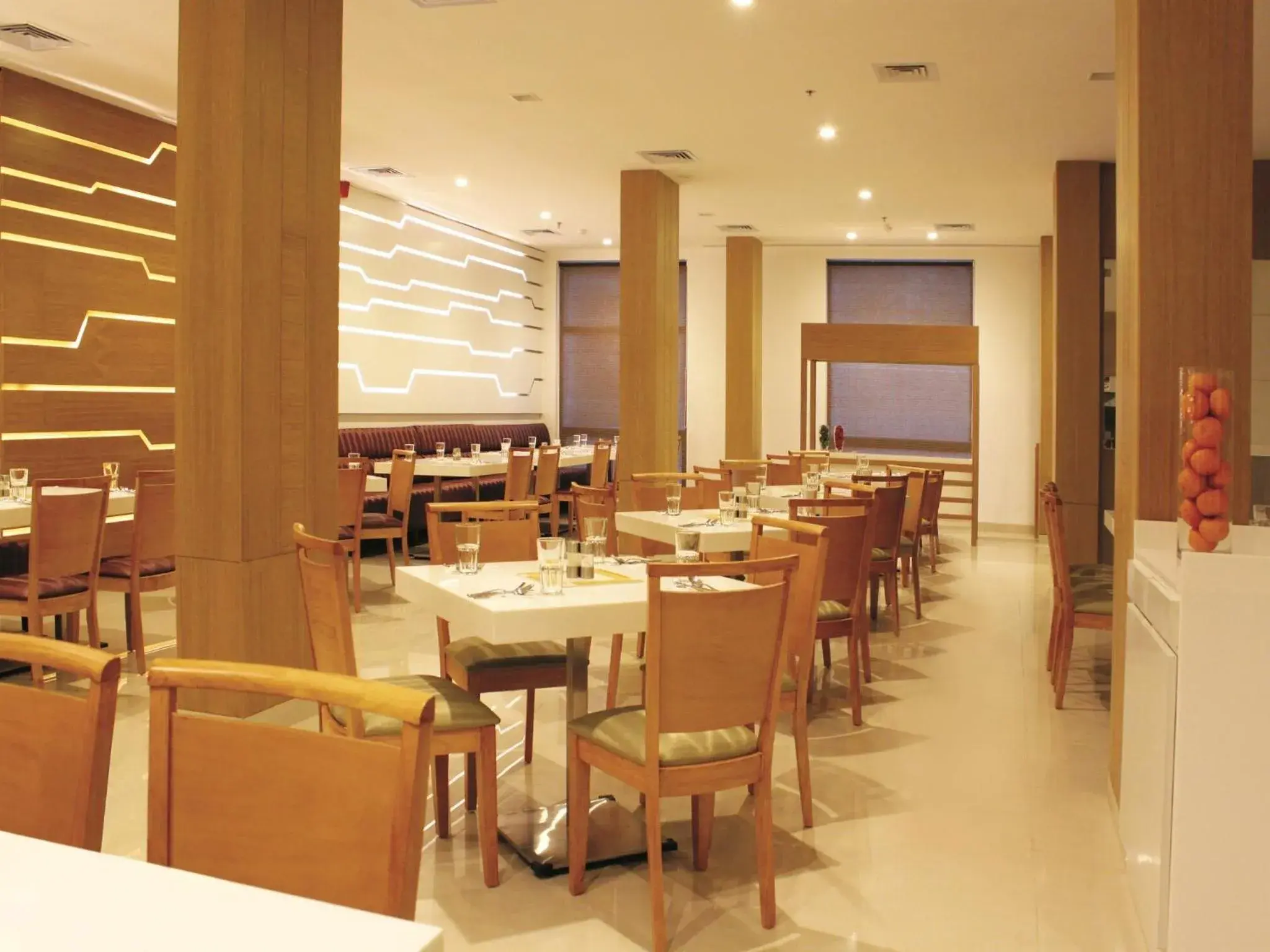 Restaurant/Places to Eat in Keys Select by Lemon Tree Hotels, Katti-Ma, Chennai