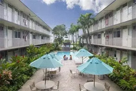 Swimming pool, Pool View in Pacific Marina Inn