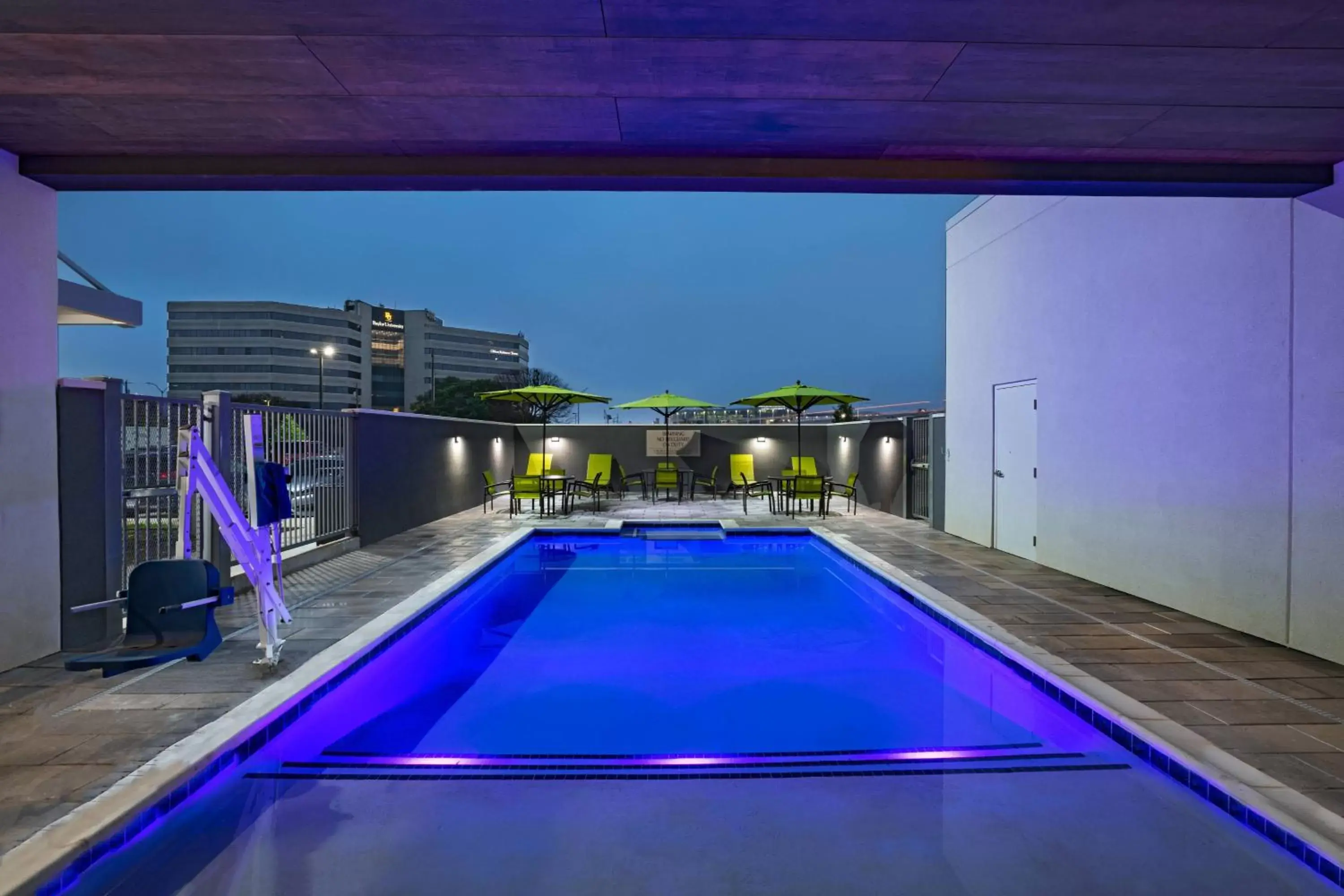 Swimming Pool in SpringHill Suites Waco