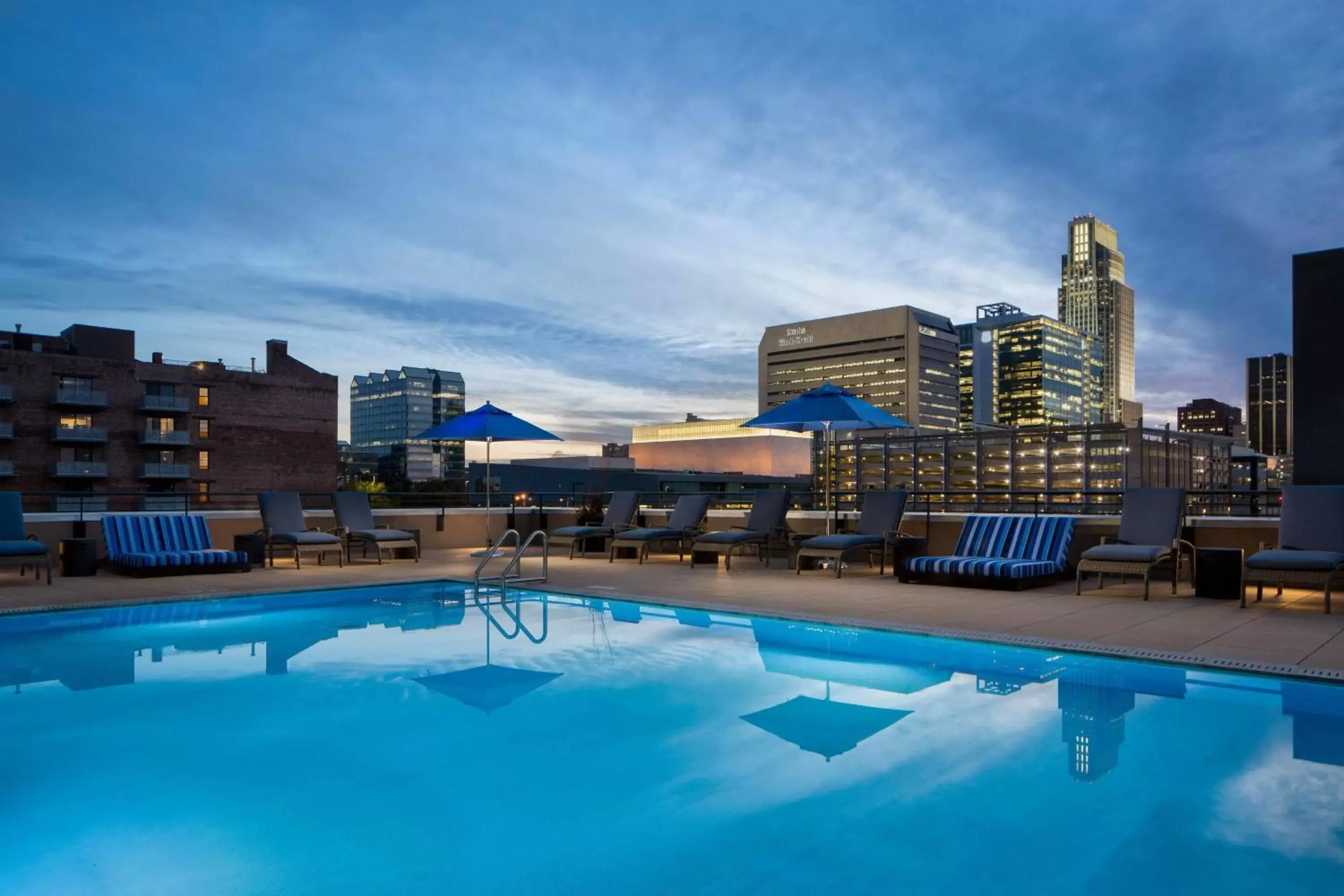 Swimming Pool in Omaha Marriott Downtown at the Capitol District