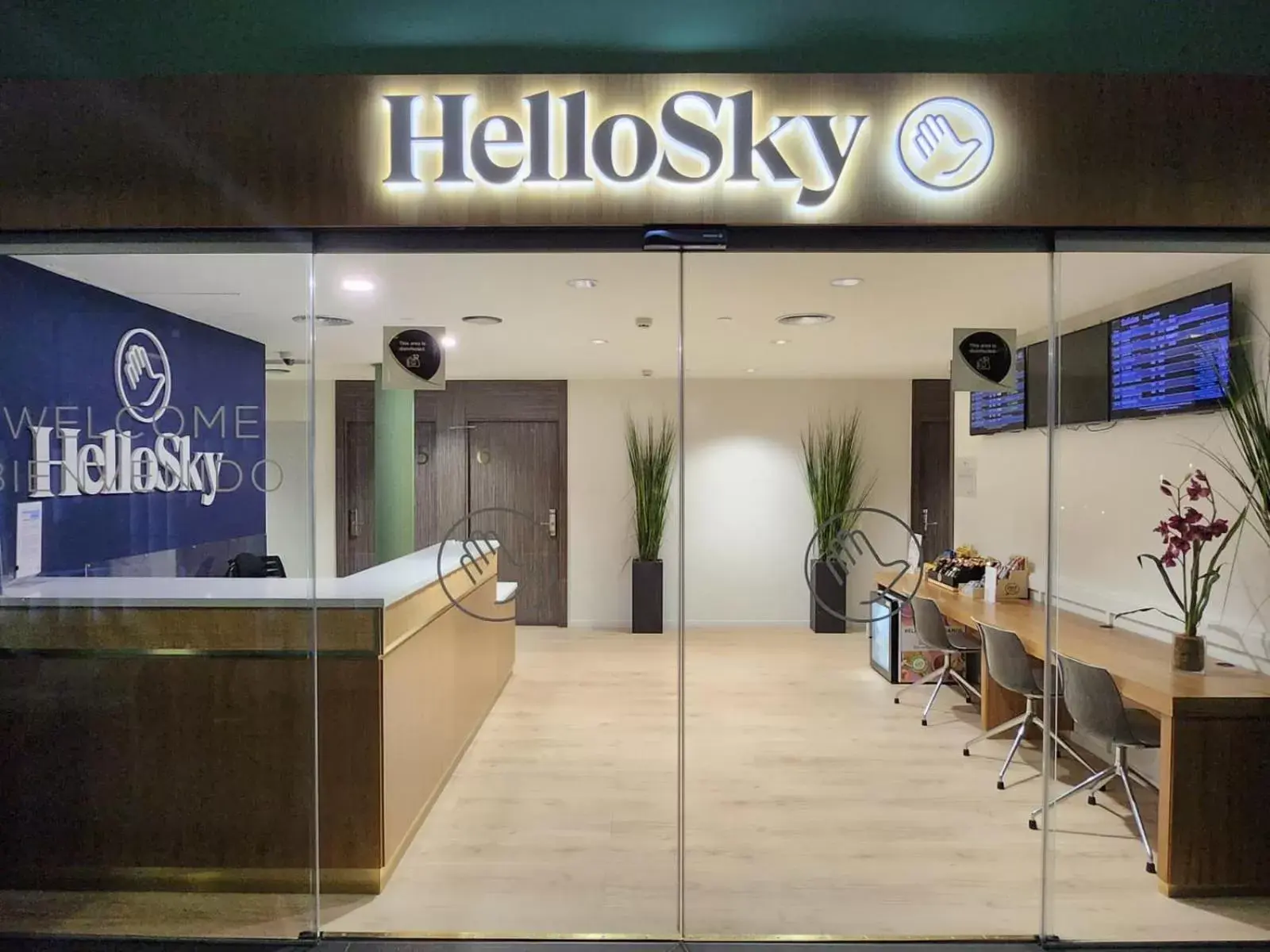 Property Logo/Sign in HelloSky Air Rooms Madrid