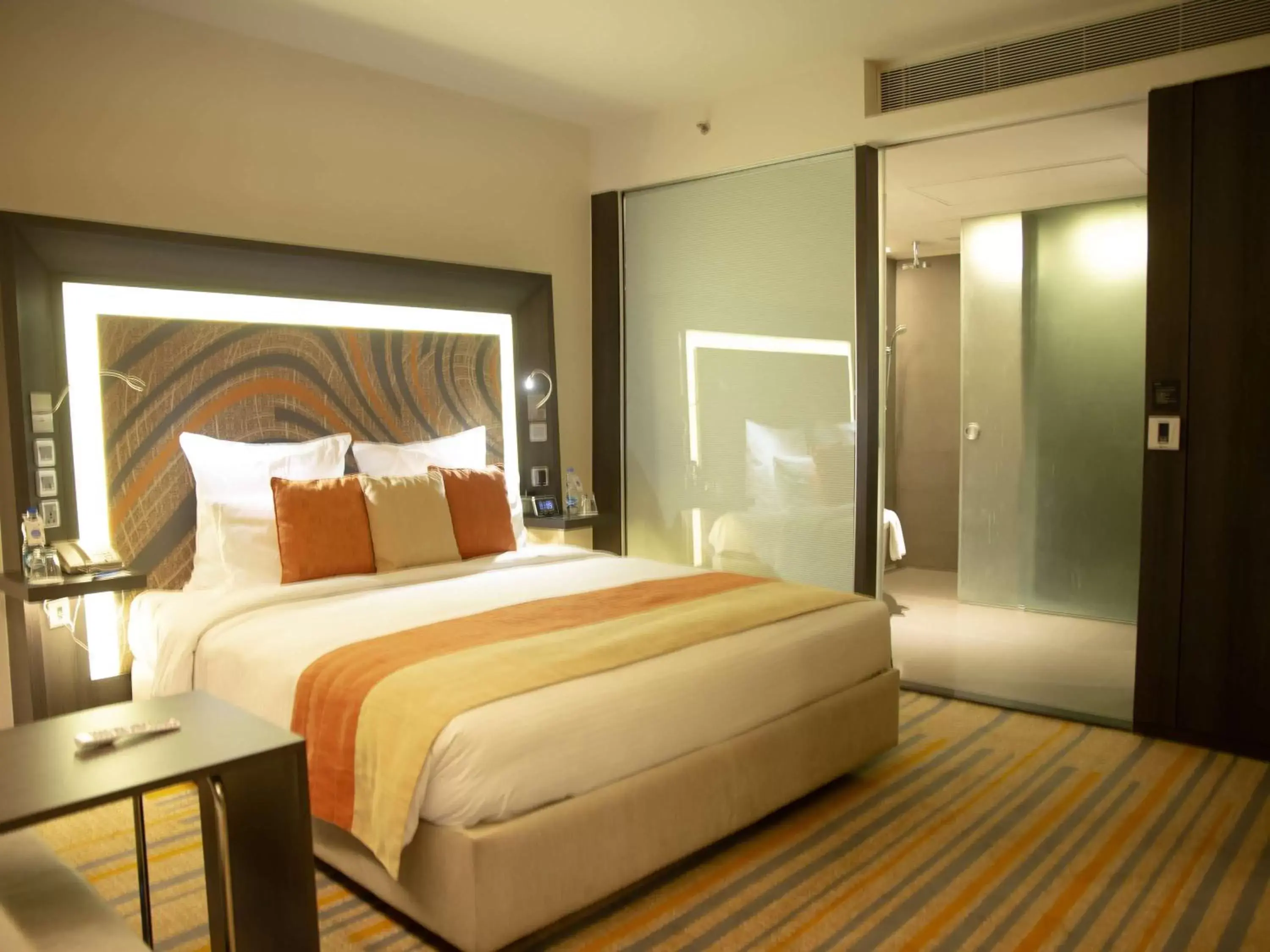 Photo of the whole room, Bed in Novotel Kolkata Hotel and Residences