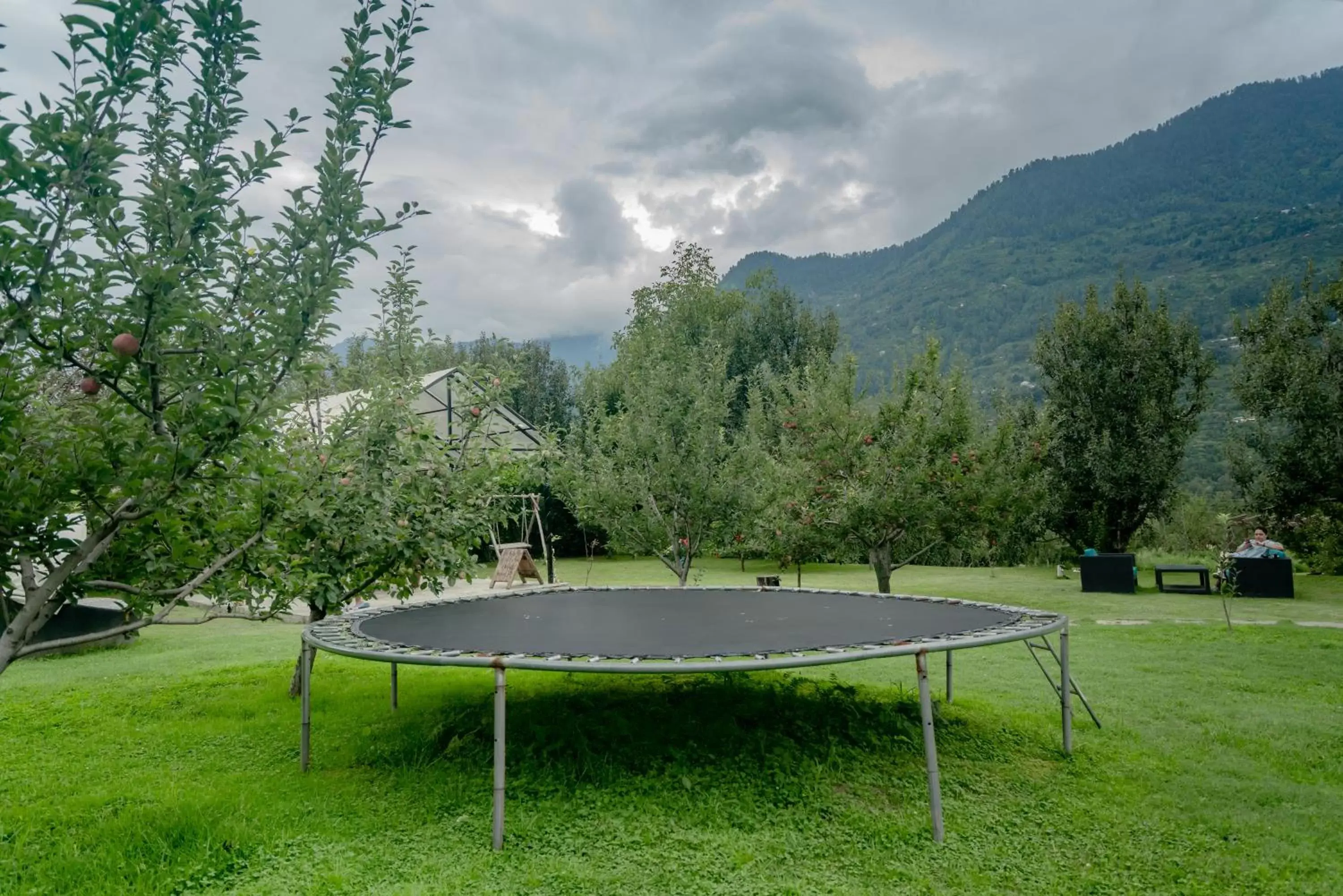 Area and facilities, Garden in Larisa Resort Manali