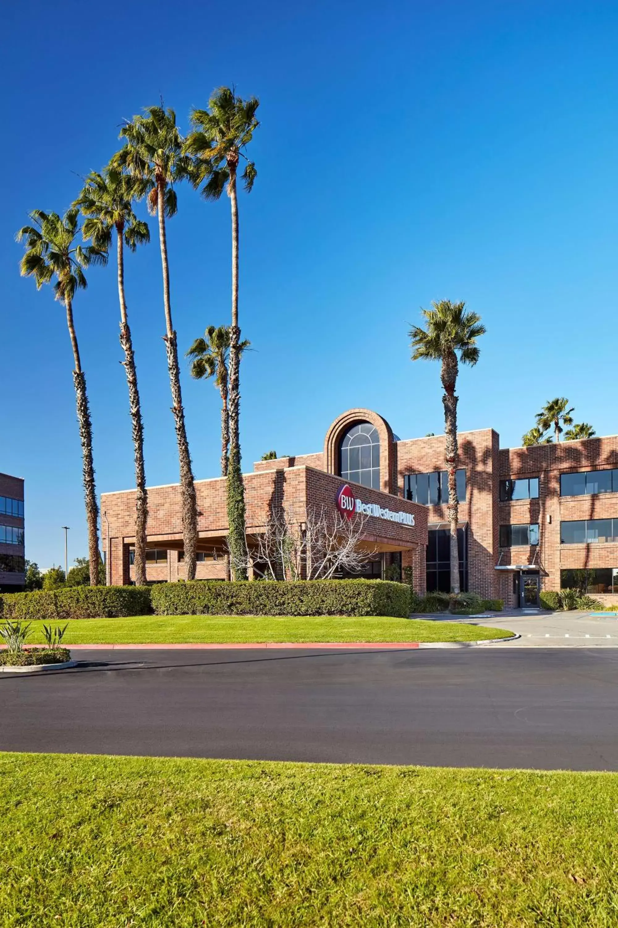 Property Building in Best Western Plus Meridian Inn & Suites, Anaheim-Orange