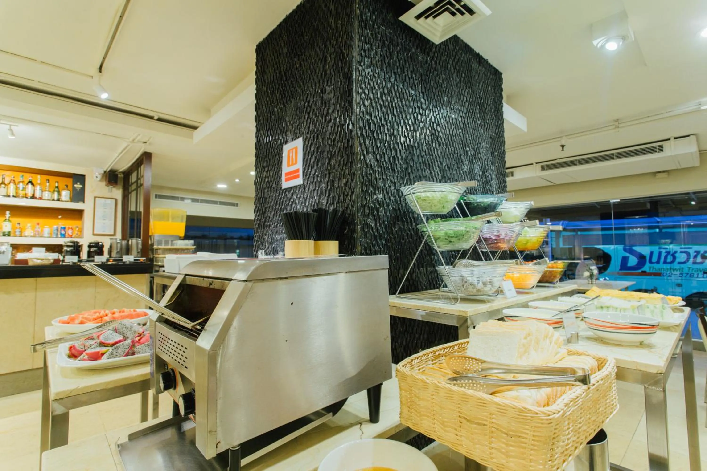 Restaurant/places to eat in Seasons Siam Hotel