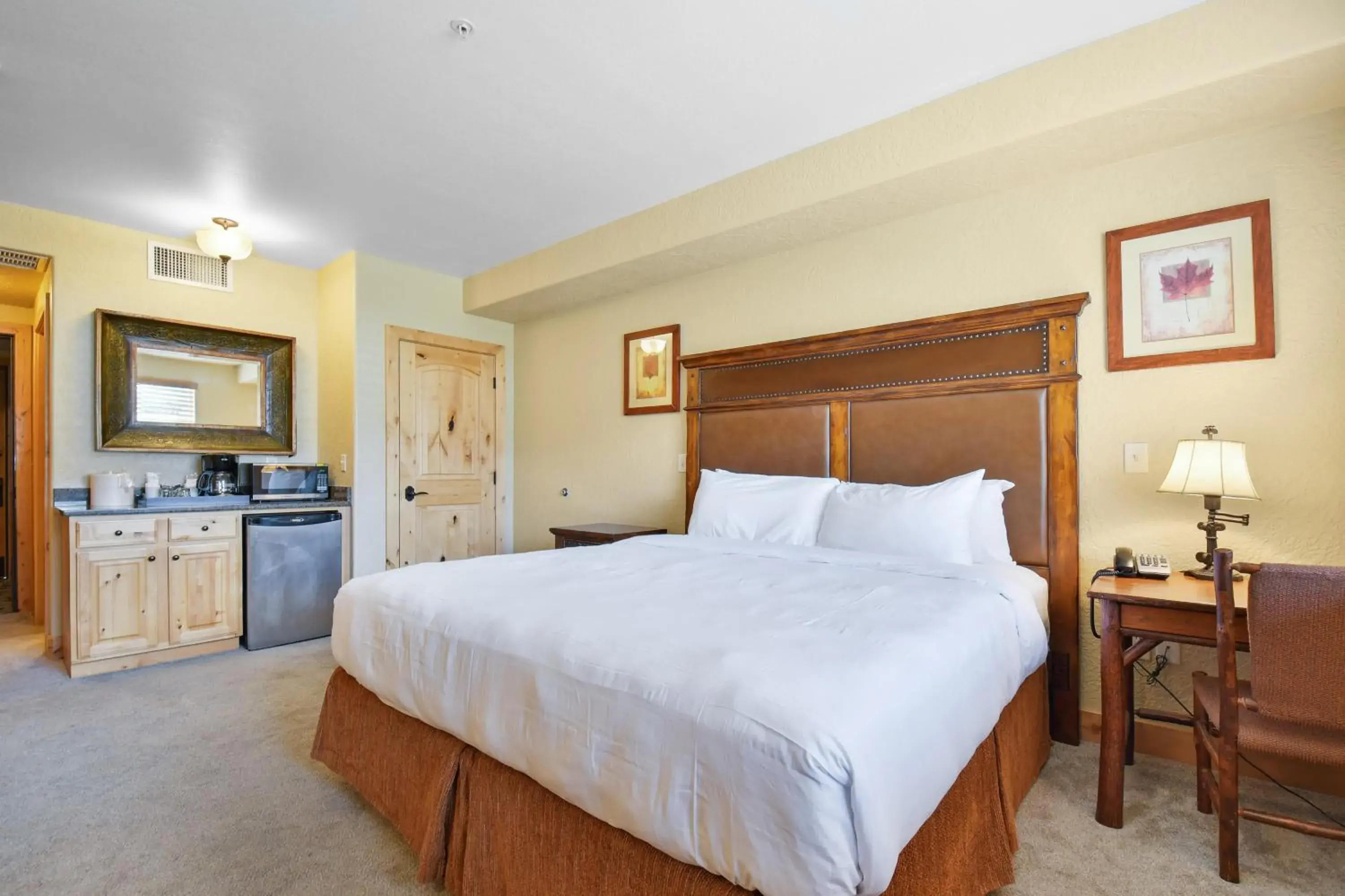 Bed in Silverado Lodge Park City - Canyons Village