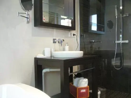 Bathroom in Chambre d'Hotes Le Ponsonnet