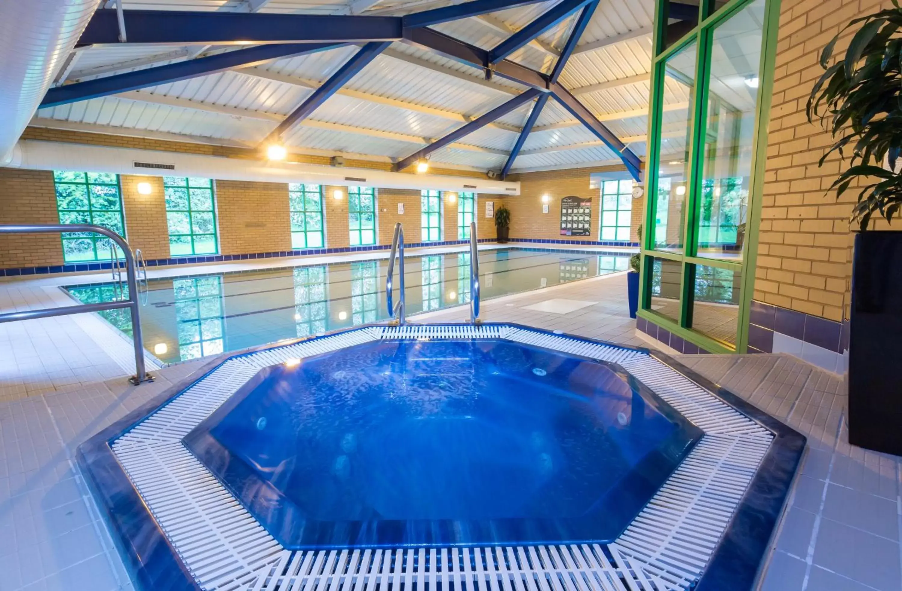 Swimming Pool in Holiday Inn Rugby-Northampton M1 Jct18, an IHG Hotel